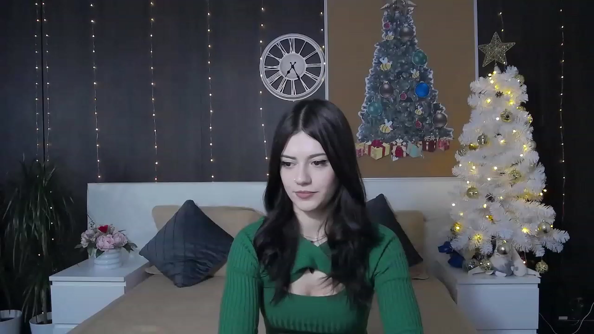 Gallery image thumbnail from MarissaBee's myfreecams stream on, 12/20/2022, 19:09 image 2 of 20