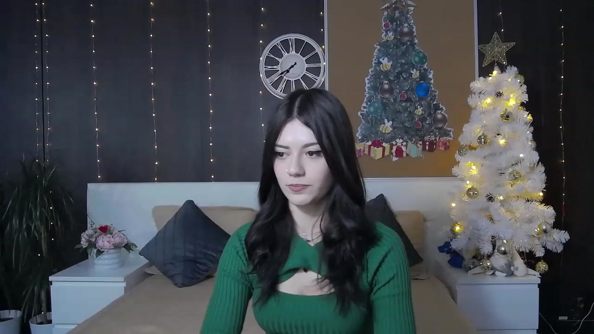 Gallery image thumbnail from MarissaBee's myfreecams stream on, 12/20/2022, 19:09 image 16 of 20
