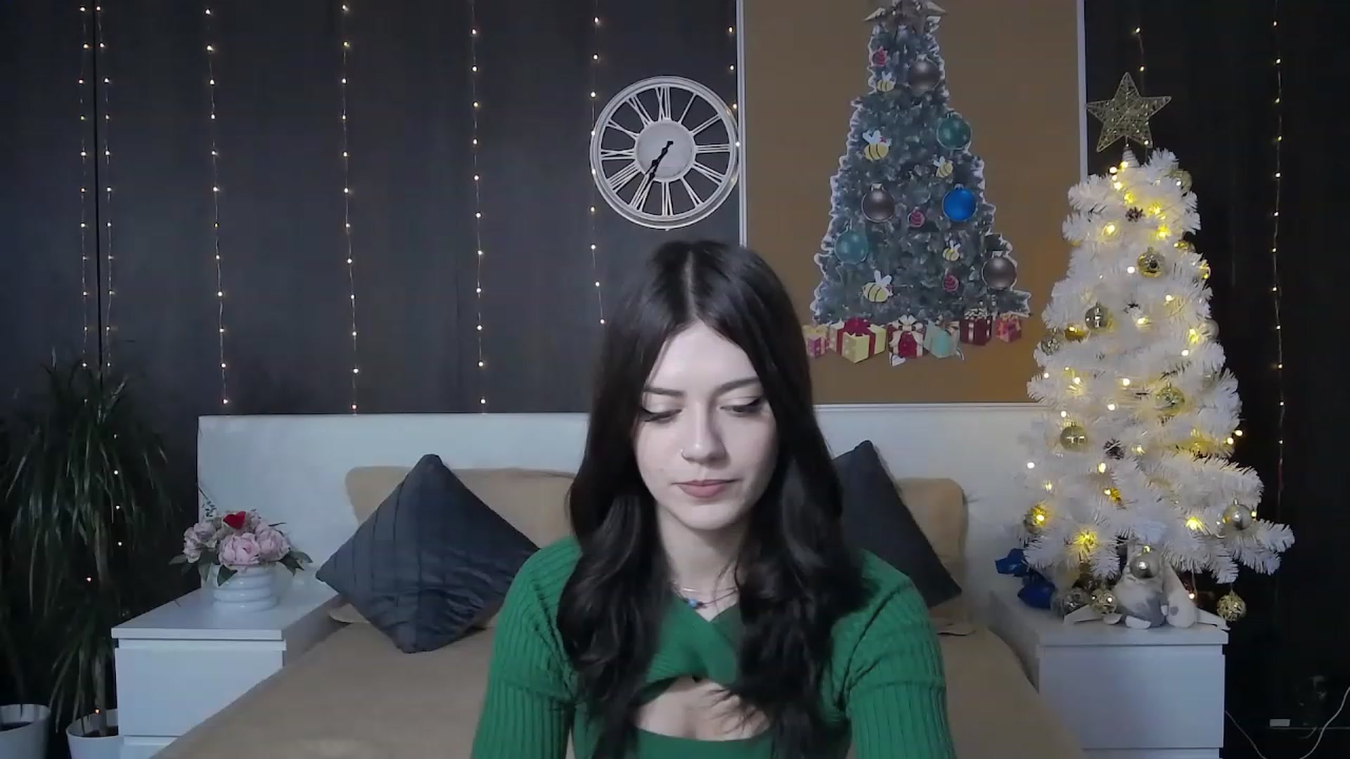 Gallery image thumbnail from MarissaBee's myfreecams stream on, 12/20/2022, 19:09 image 8 of 20
