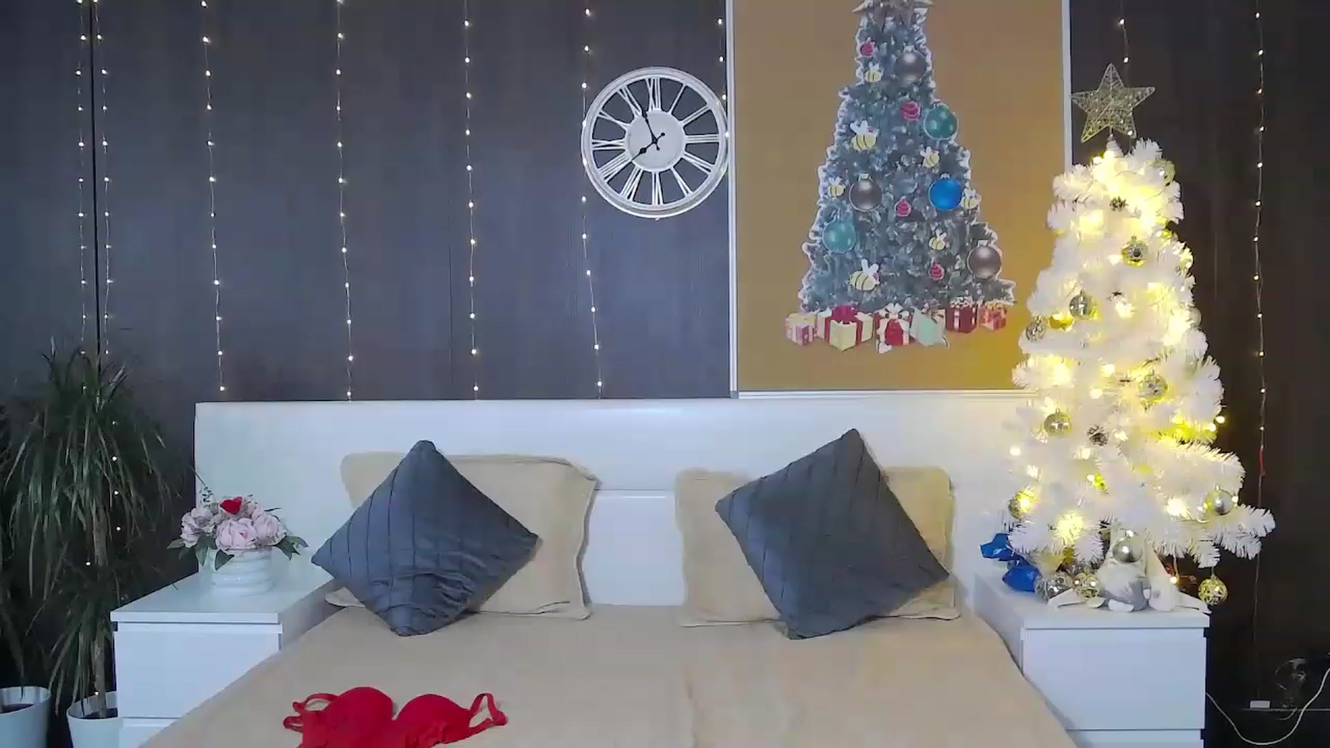 Gallery image thumbnail from MarissaBee's myfreecams stream on, 12/20/2022, 21:06 image 4 of 20