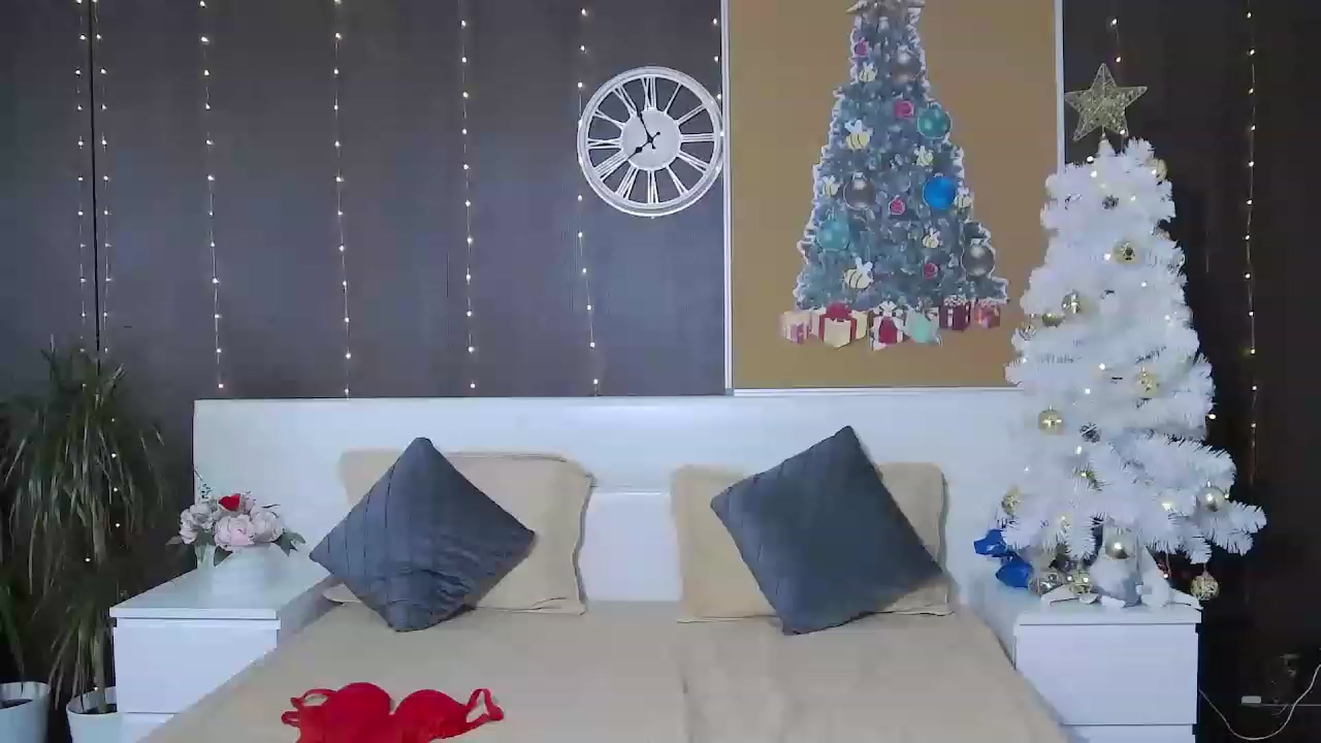 Gallery image thumbnail from MarissaBee's myfreecams stream on, 12/20/2022, 21:06 image 1 of 20