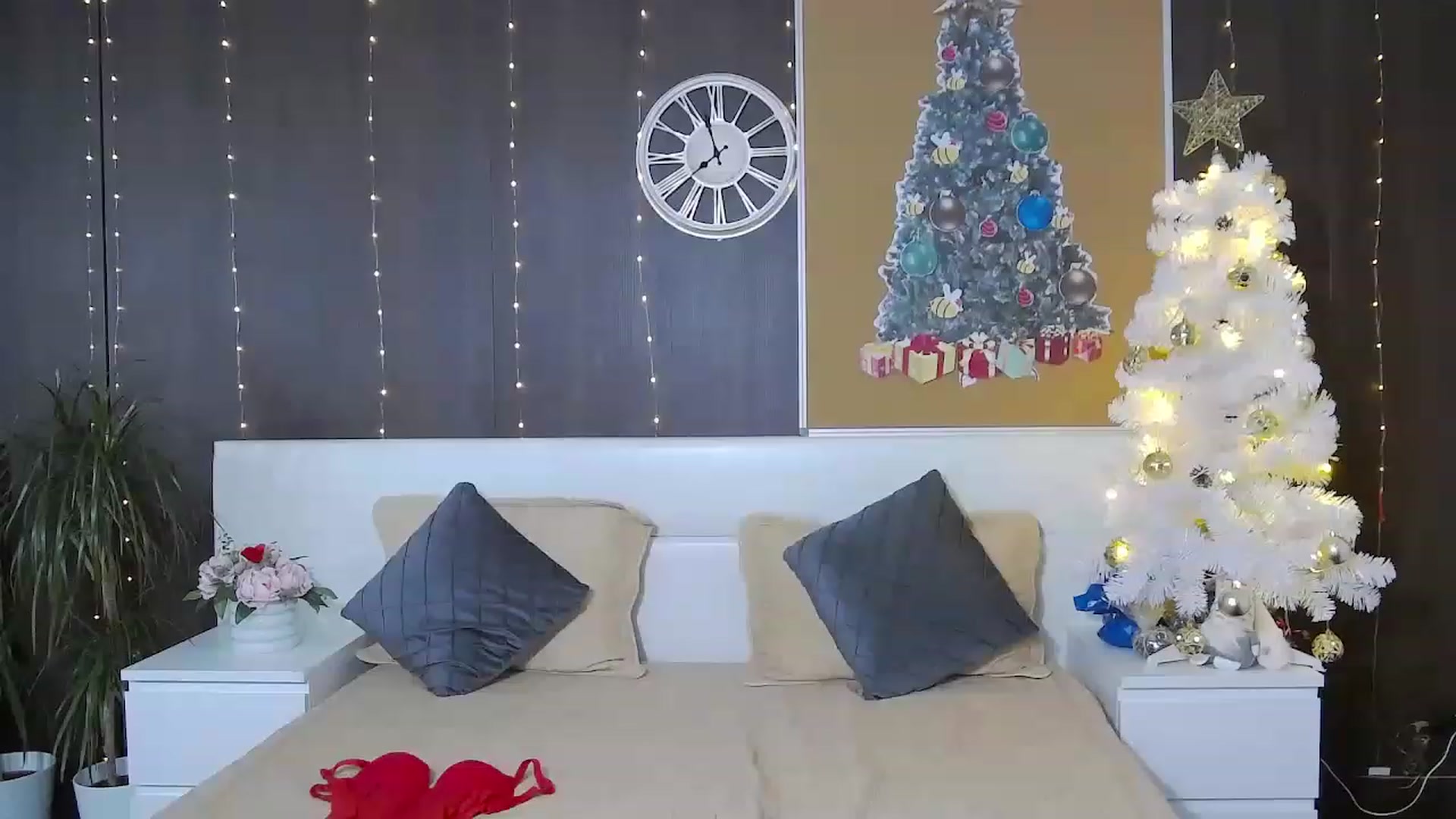 Gallery image thumbnail from MarissaBee's myfreecams stream on, 12/20/2022, 21:06 image 13 of 20