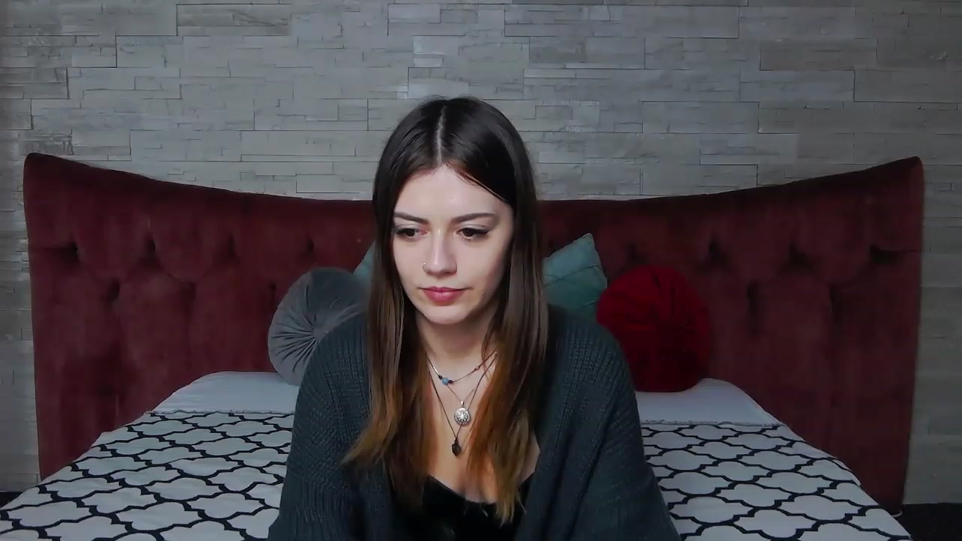 Gallery image thumbnail from MarissaBee's myfreecams stream on, 12/28/2022, 24:53 image 18 of 20