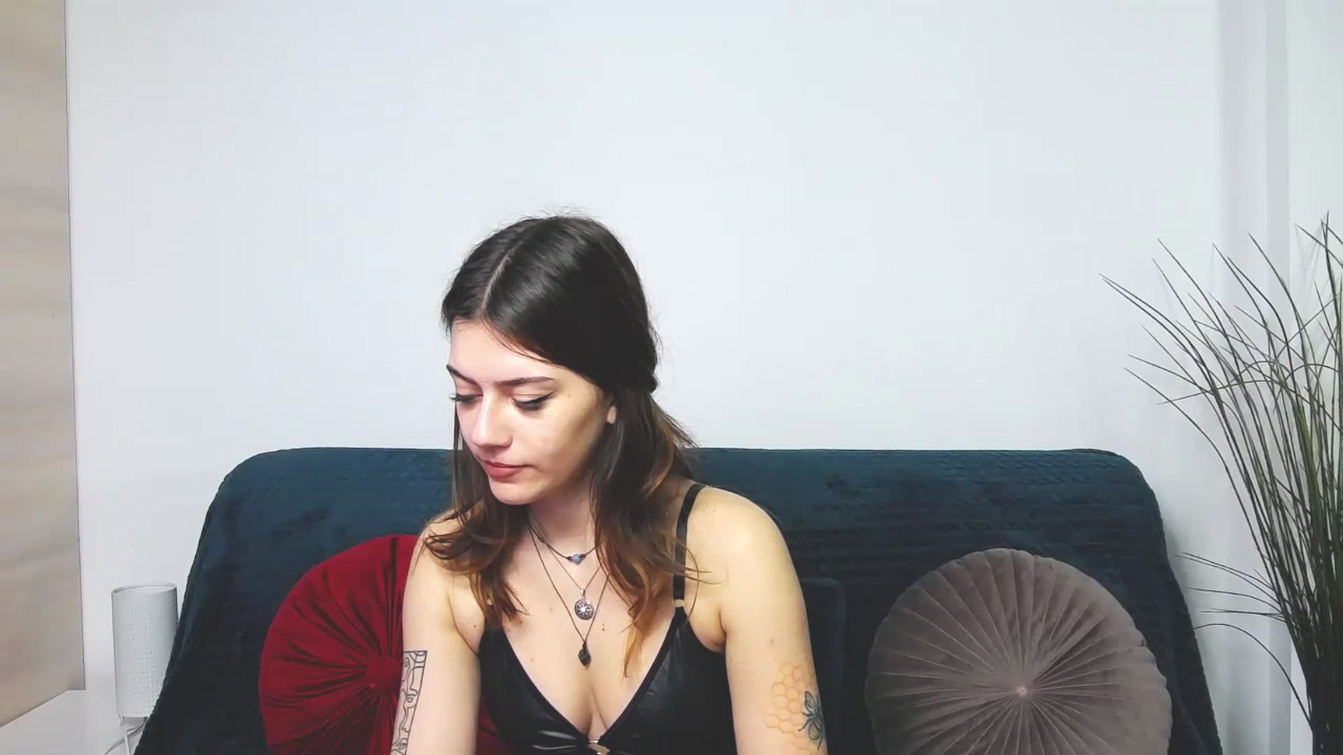 Gallery image thumbnail from MarissaBee's myfreecams stream on, 03/11/2023, 01:20 image 2 of 20