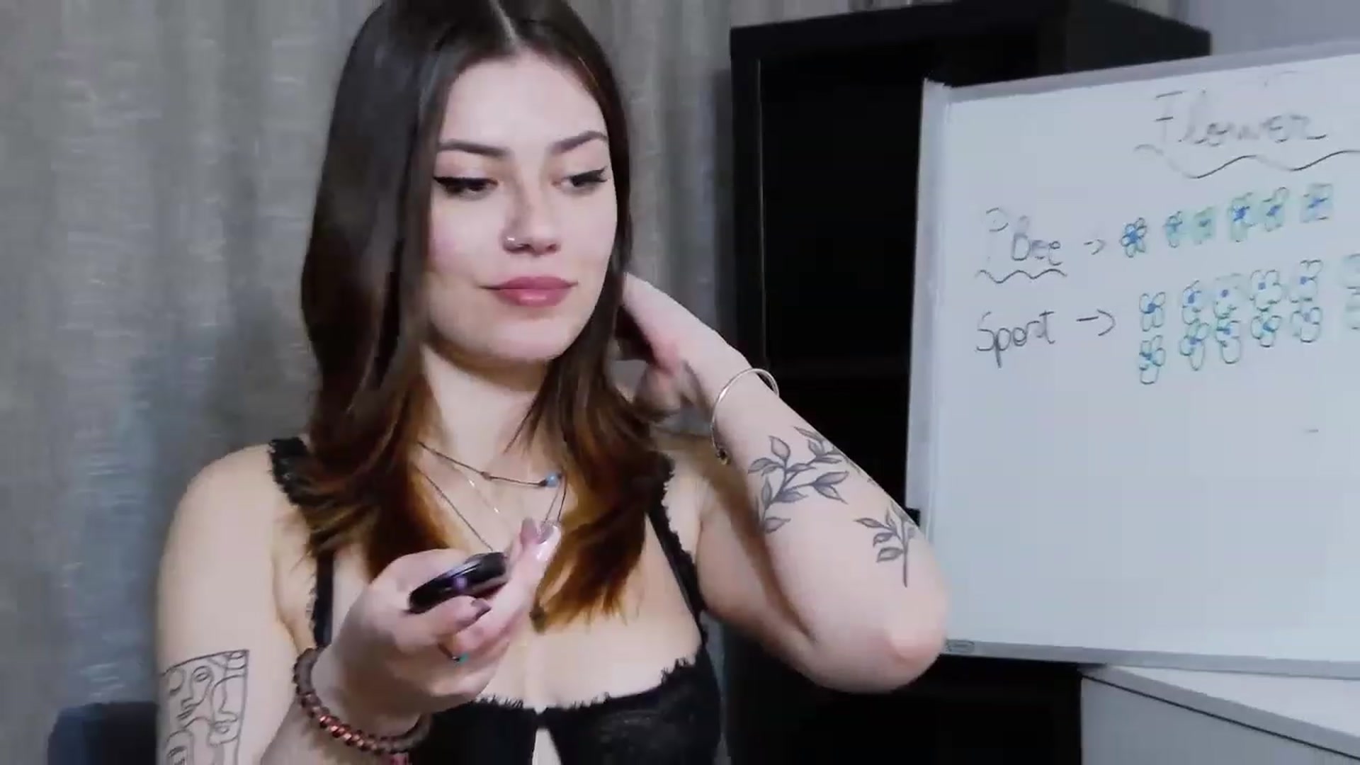 Gallery image thumbnail from MarissaBee's myfreecams stream on, 03/13/2023, 19:21 image 12 of 20