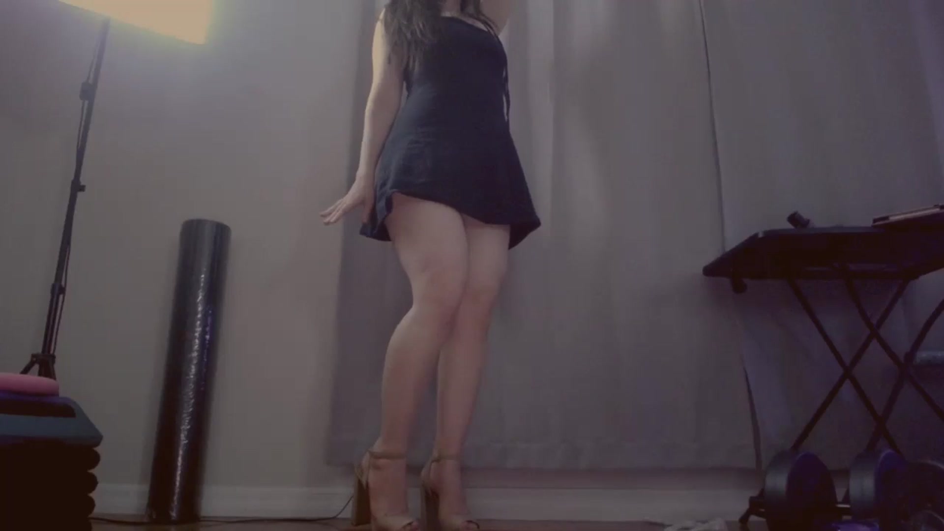 Gallery image thumbnail from MarissaCoopr's myfreecams stream on, 05/13/2024, 10:50 image 16 of 20
