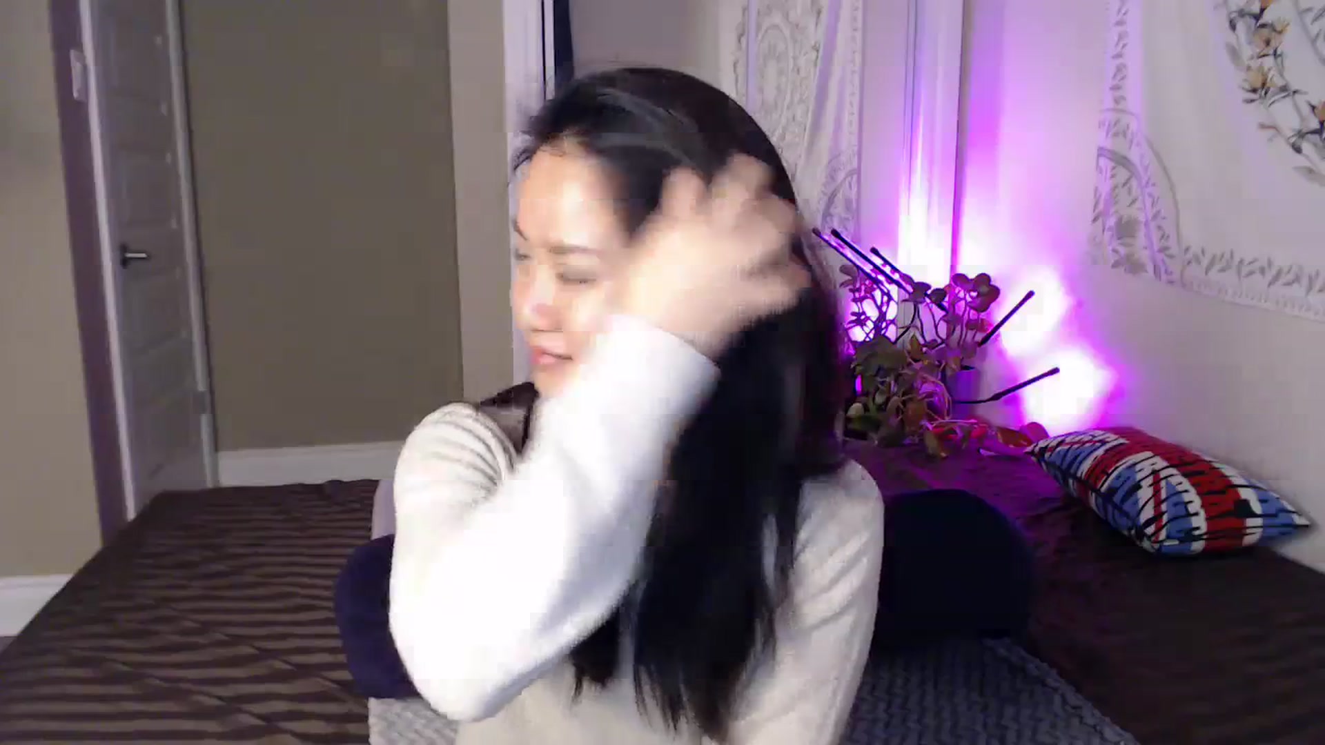 Gallery image thumbnail from MarissaPeach's myfreecams stream on, 11/18/2023, 02:40 image 17 of 20