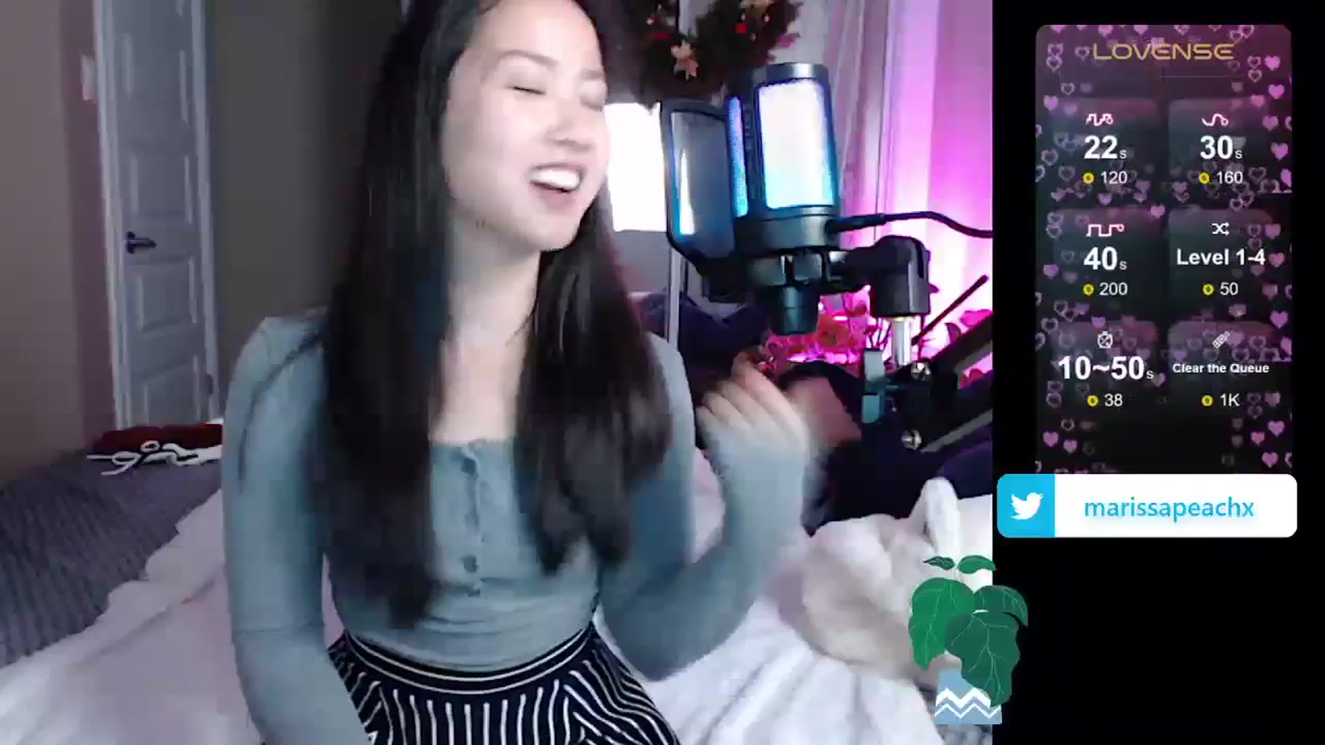 Gallery image thumbnail from MarissaPeach's myfreecams stream on, 12/13/2023, 22:28 image 18 of 20
