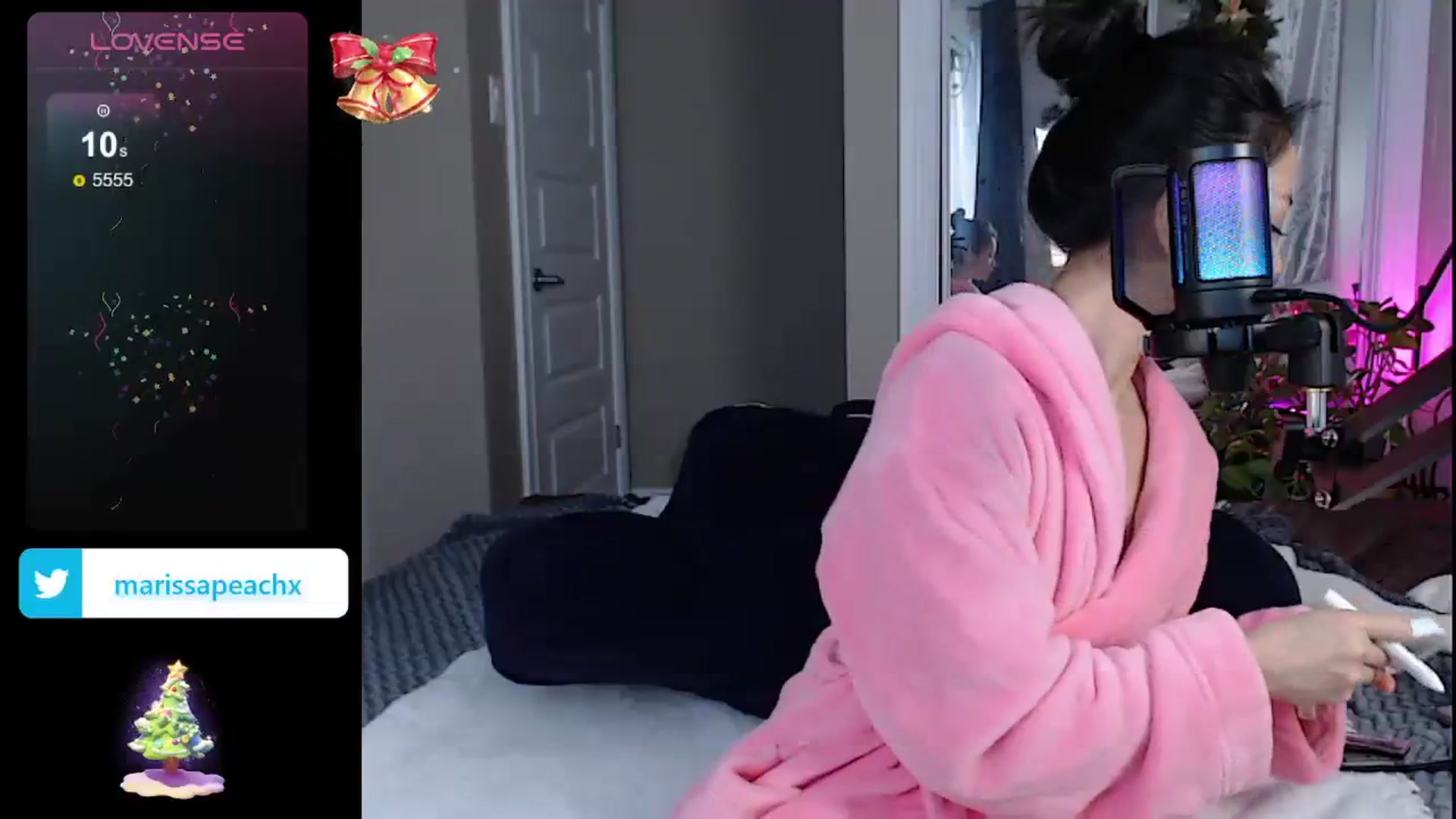 Gallery image thumbnail from MarissaPeach's myfreecams stream on, 12/23/2023, 16:13 image 6 of 20