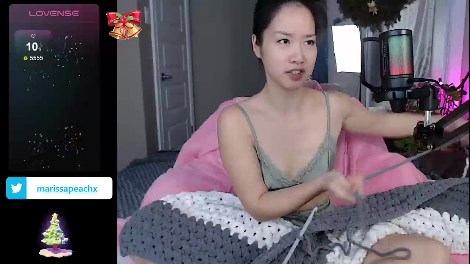 Gallery image thumbnail from MarissaPeach's myfreecams stream on, 12/23/2023, 17:41 image 11 of 20
