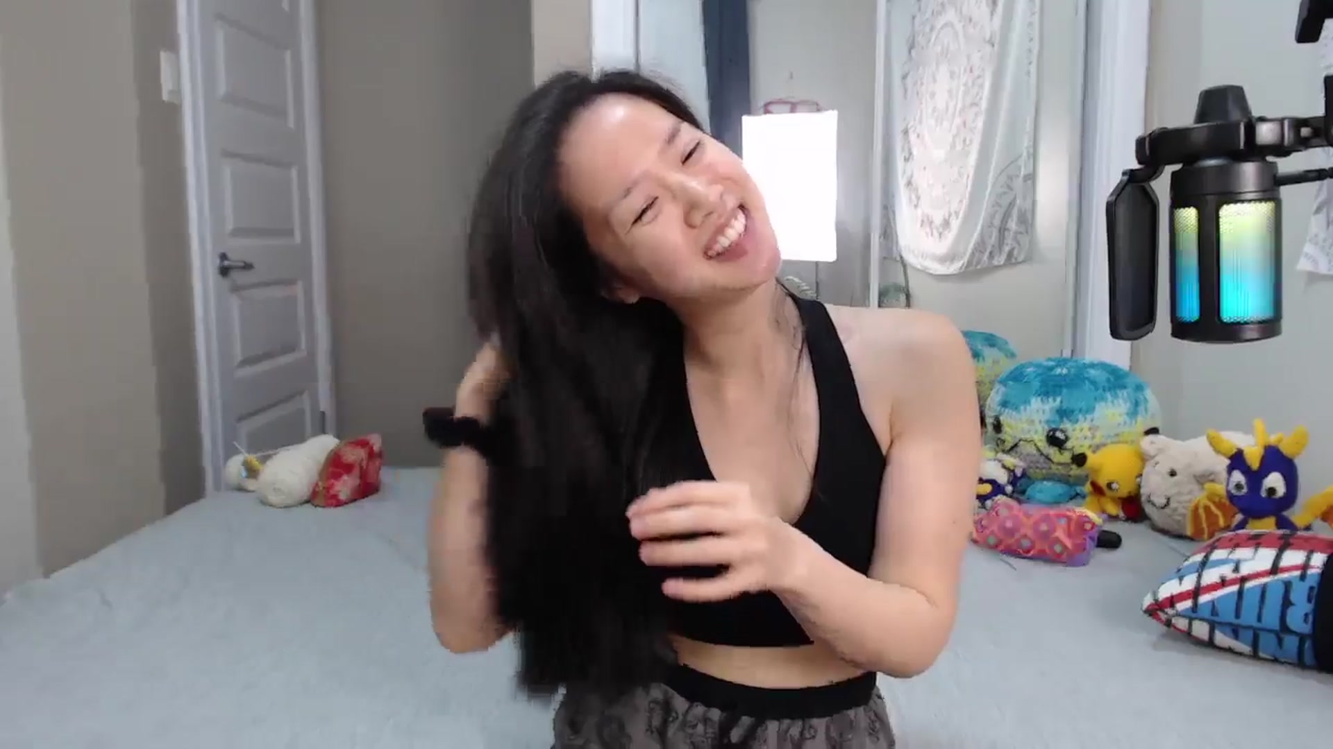 Gallery image thumbnail from MarissaPeach's myfreecams stream on, 12/10/2024, 01:53 image 12 of 20