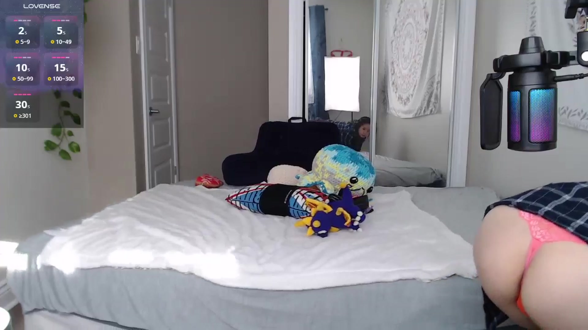 Gallery image thumbnail from MarissaPeach's myfreecams stream on, 12/15/2024, 15:49 image 7 of 20