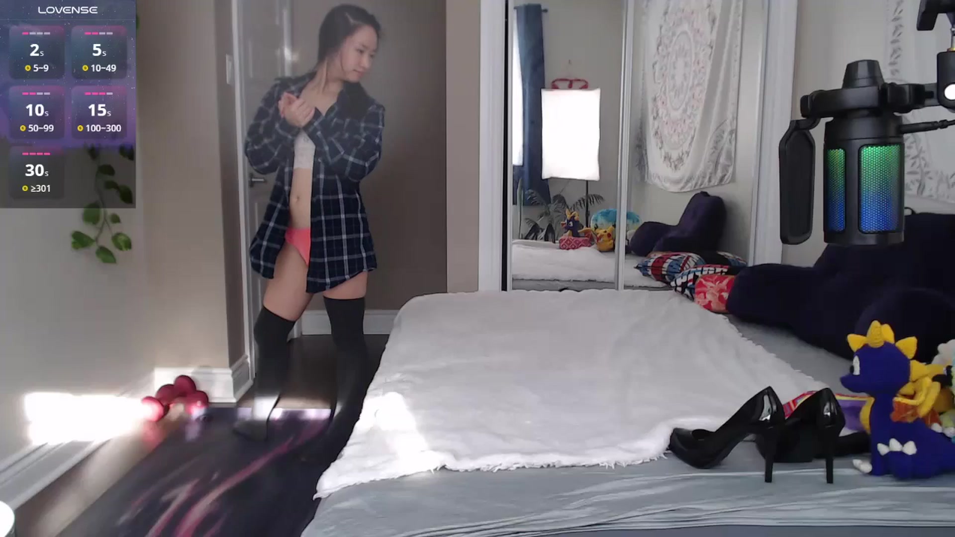 Gallery image thumbnail from MarissaPeach's myfreecams stream on, 12/15/2024, 15:49 image 11 of 20