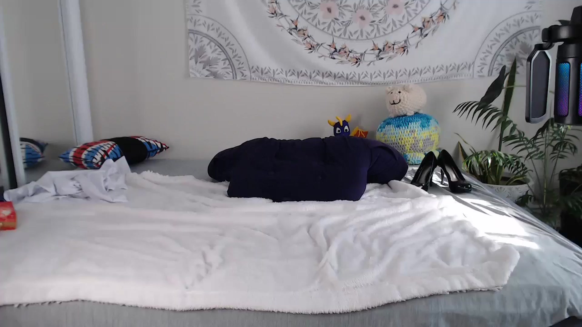 Gallery image thumbnail from MarissaPeach's myfreecams stream on, 12/15/2024, 18:23 image 15 of 20