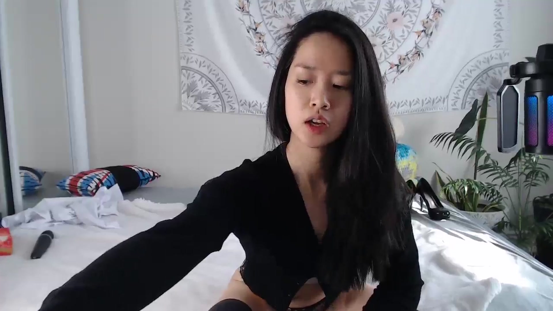 Gallery image thumbnail from MarissaPeach's myfreecams stream on, 12/15/2024, 18:23 image 9 of 20