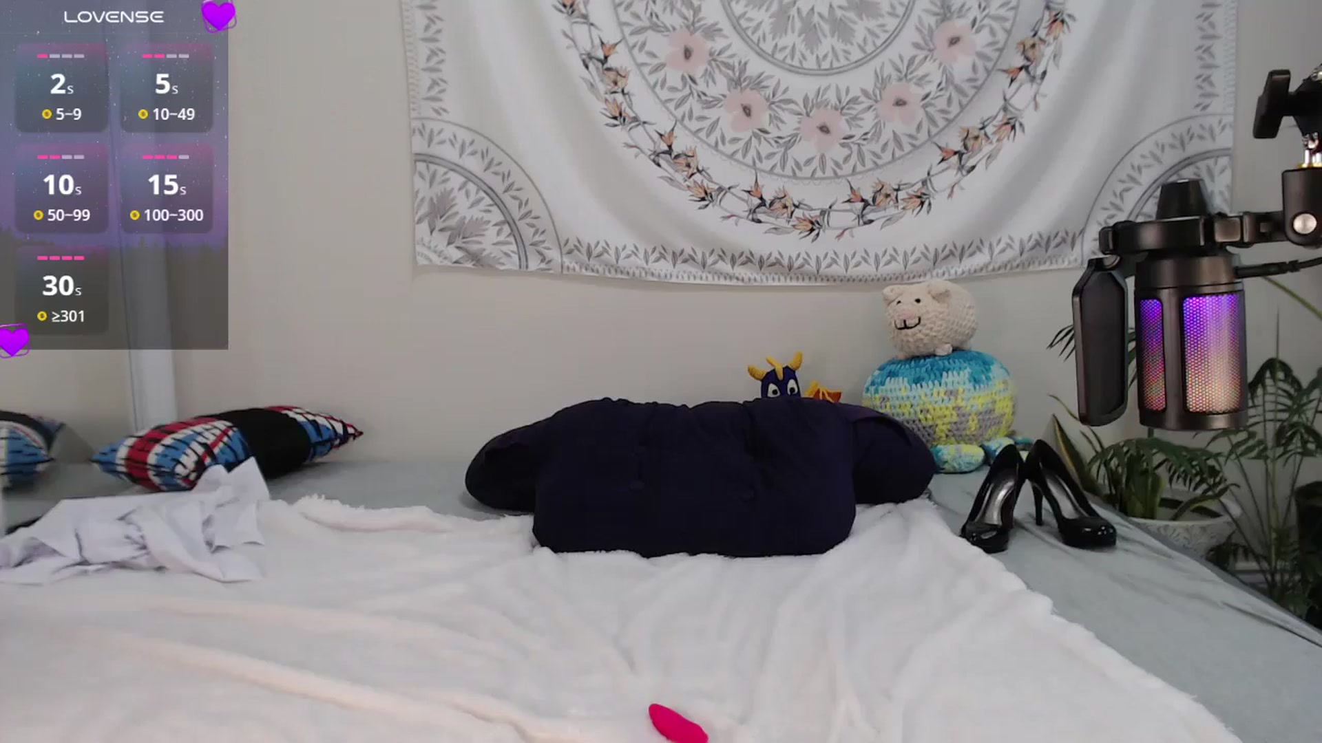 Gallery image thumbnail from MarissaPeach's myfreecams stream on, 12/17/2024, 16:23 image 15 of 20