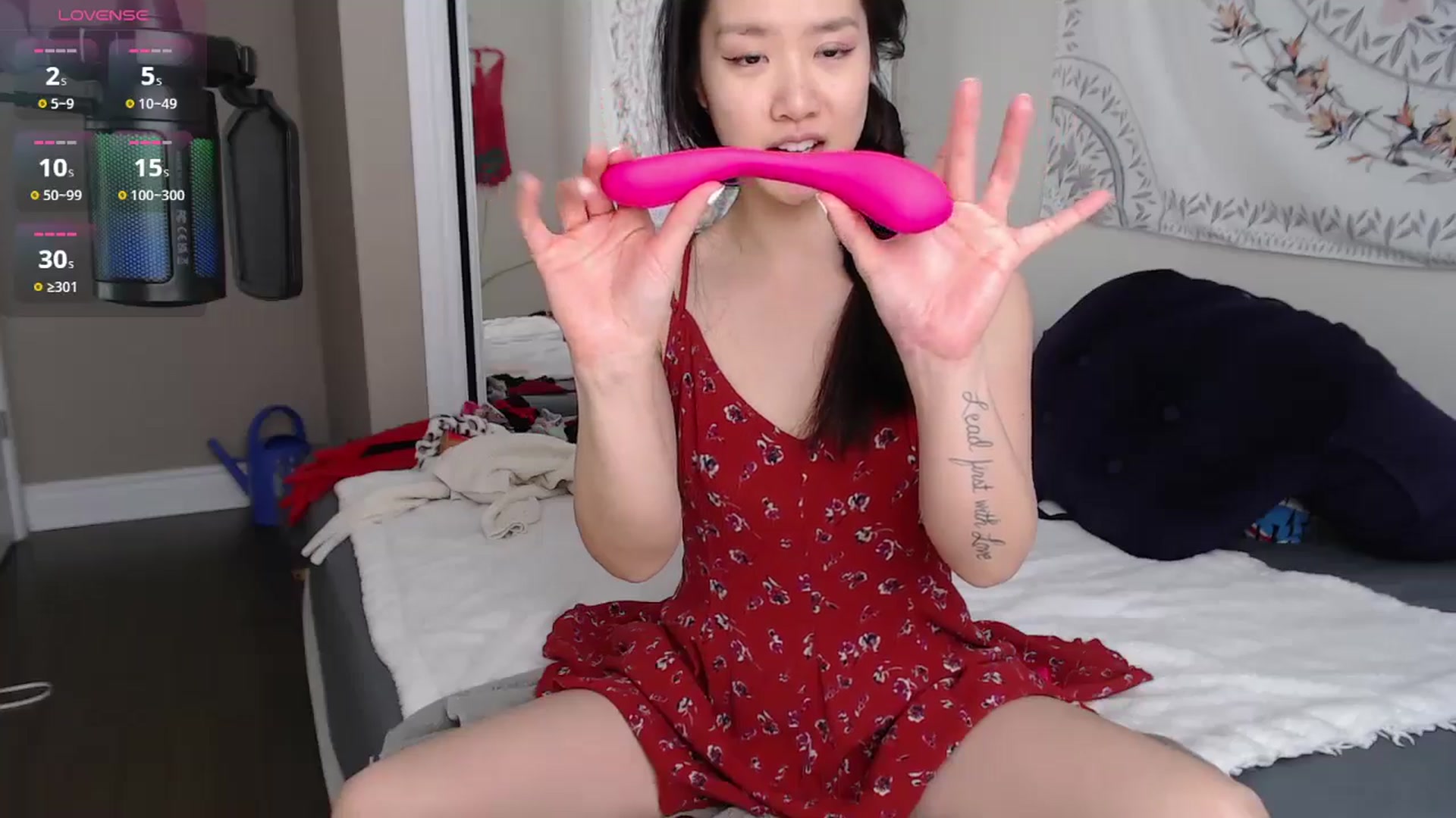 Gallery image thumbnail from MarissaPeach's myfreecams stream on, 04/27/2025, 16:47 image 12 of 20