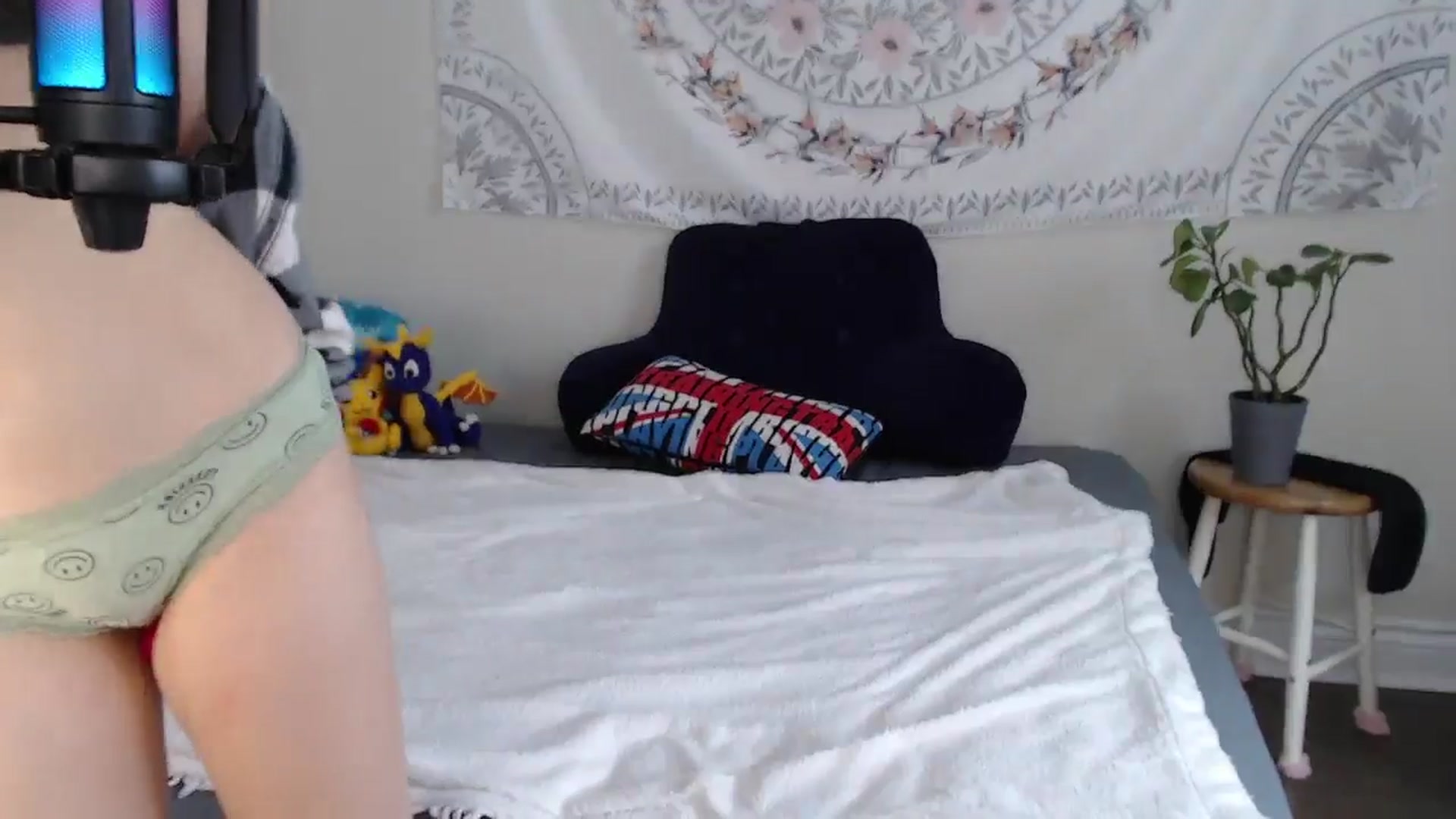 Gallery image thumbnail from MarissaPeach's myfreecams stream on, 05/19/2025, 15:14 image 5 of 20