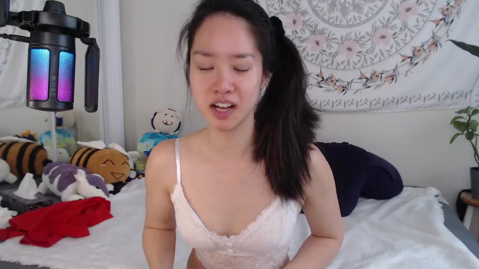 Gallery image thumbnail from MarissaPeach's myfreecams stream on, 07/01/2025, 15:35 image 4 of 20