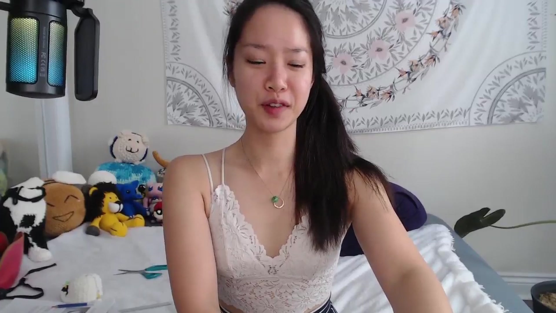 Gallery image thumbnail from MarissaPeach's myfreecams stream on, 08/03/2025, 18:40 image 7 of 20