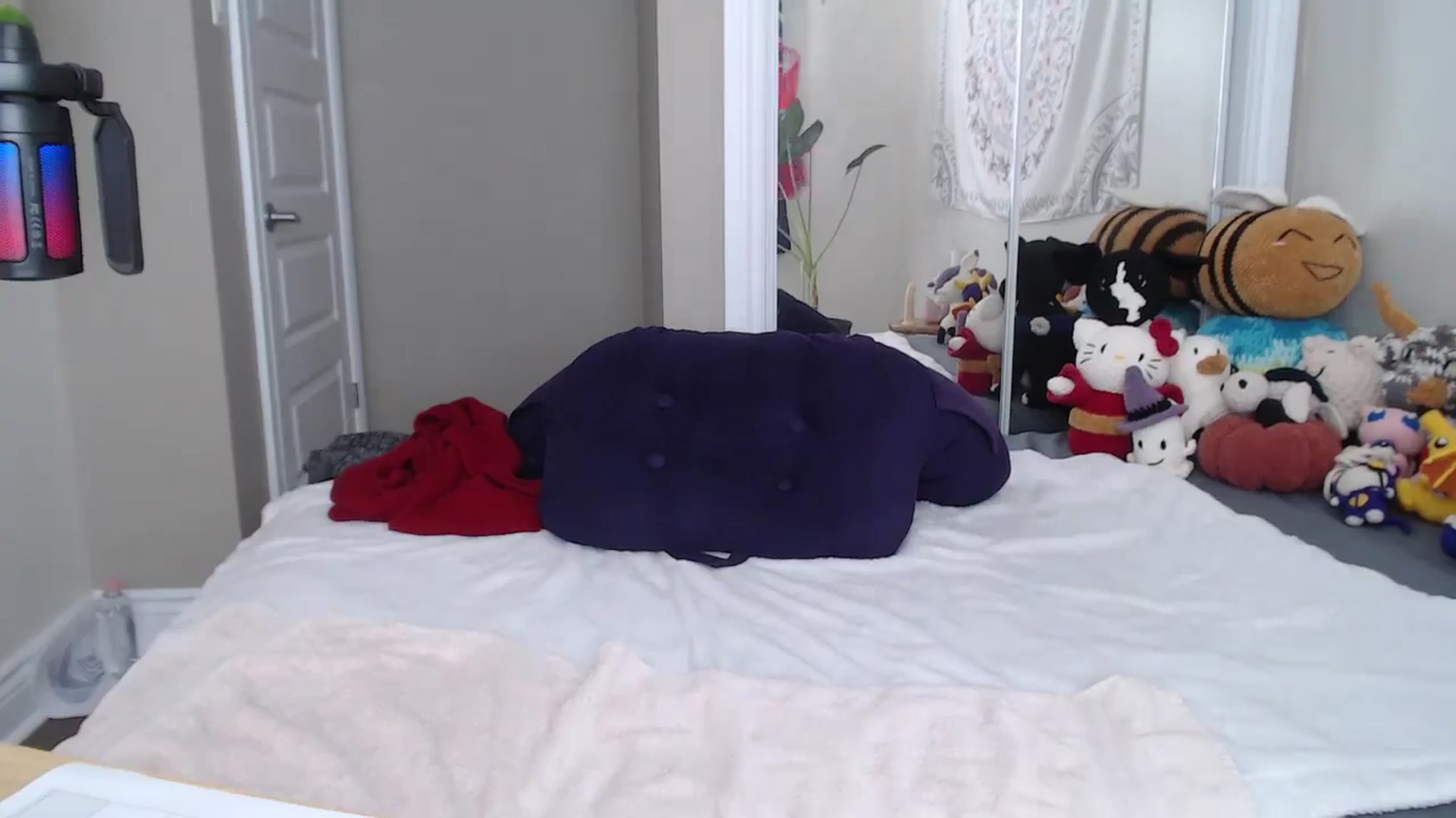 Gallery image thumbnail from MarissaPeach's myfreecams stream on, 10/19/2025, 17:39 image 10 of 20