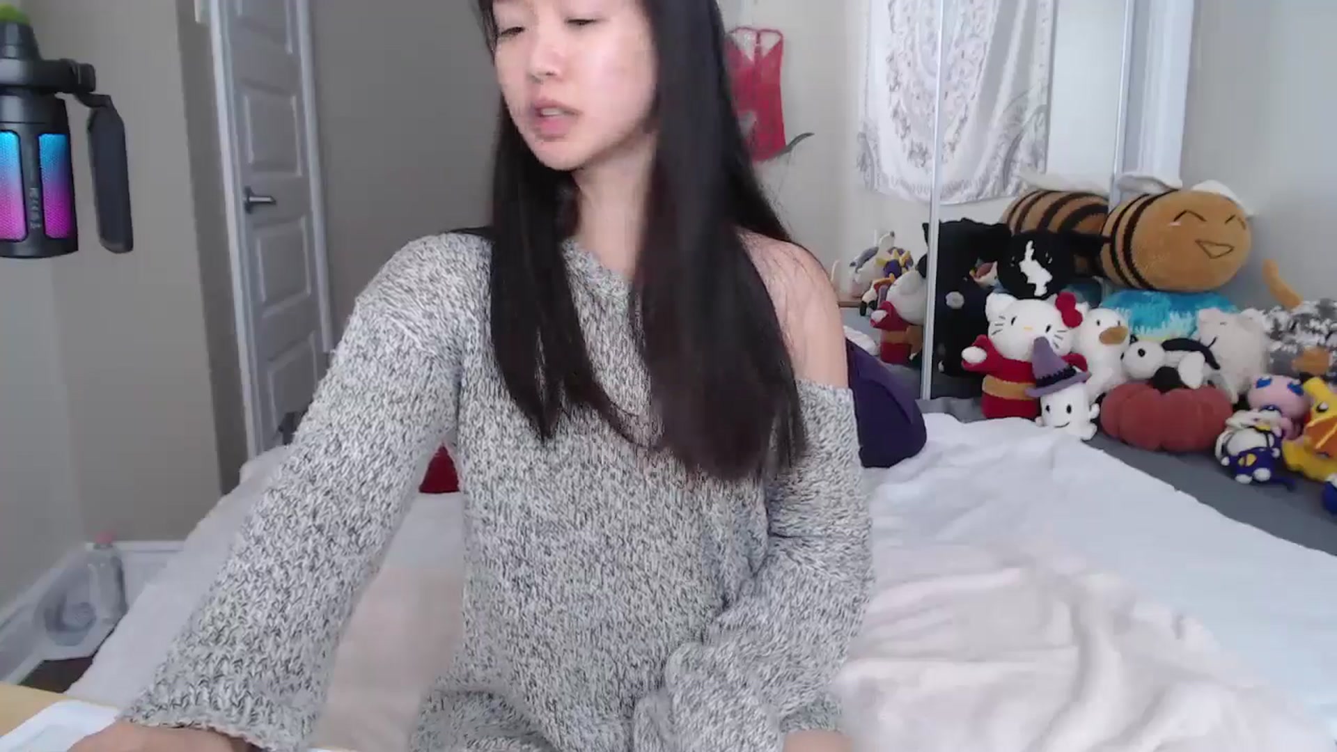 Gallery image thumbnail from MarissaPeach's myfreecams stream on, 10/19/2025, 17:39 image 15 of 20