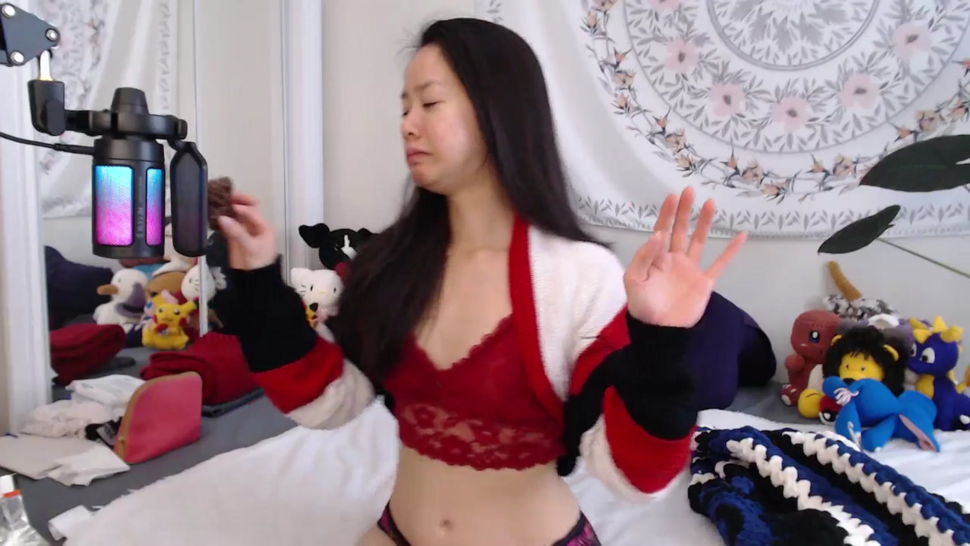 Gallery image thumbnail from MarissaPeach's myfreecams stream on, 11/08/2025, 17:36 image 18 of 20
