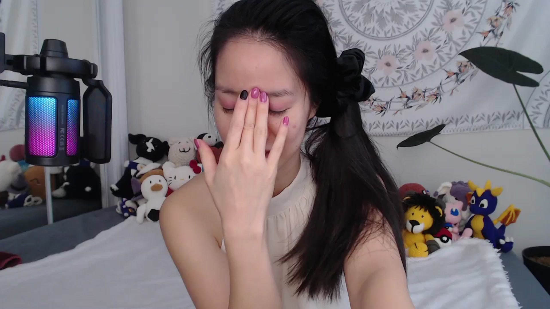 Gallery image thumbnail from MarissaPeach's myfreecams stream on, 12/23/2025, 14:43 image 7 of 20