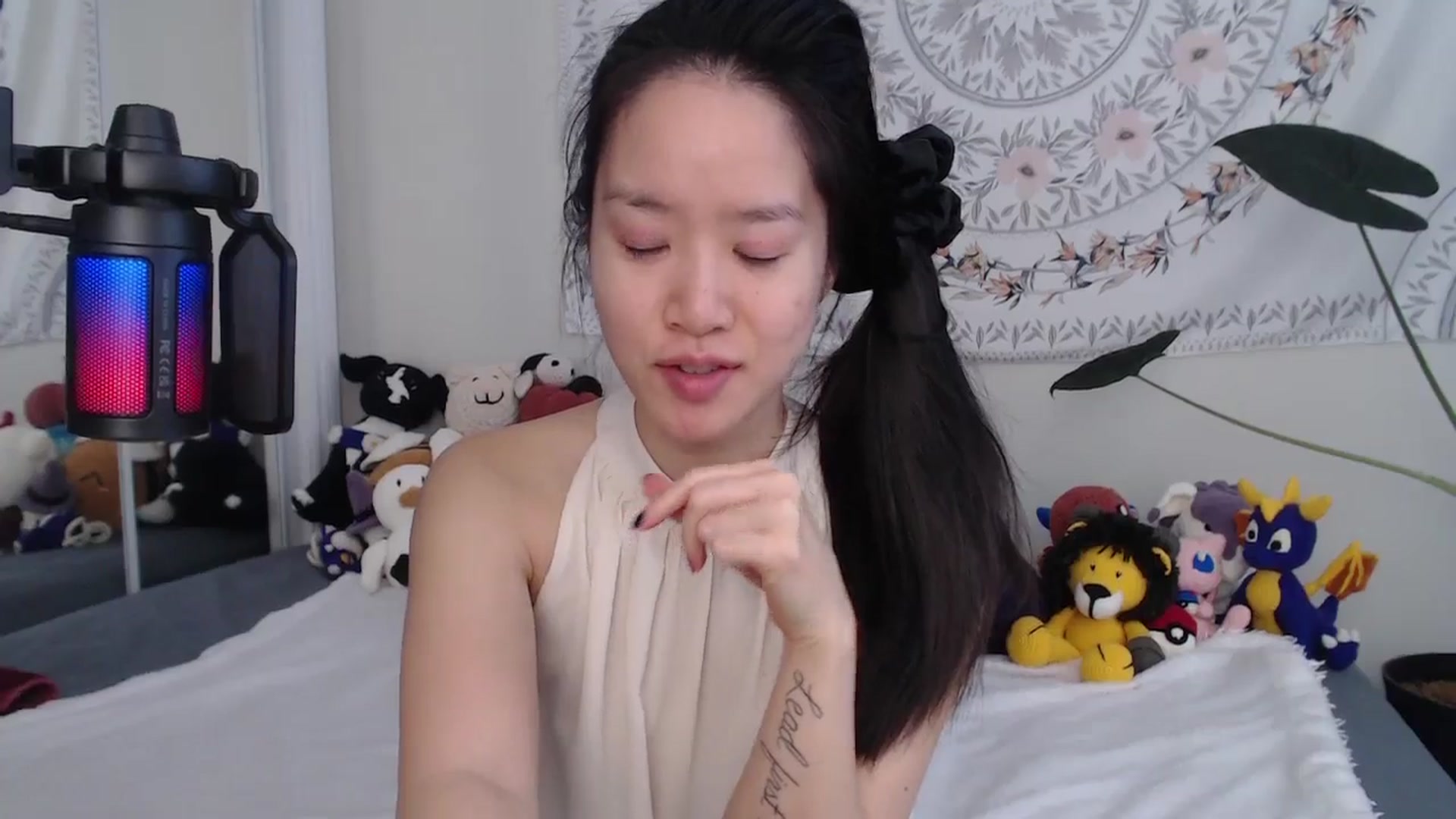 Gallery image thumbnail from MarissaPeach's myfreecams stream on, 12/23/2025, 14:43 image 3 of 20