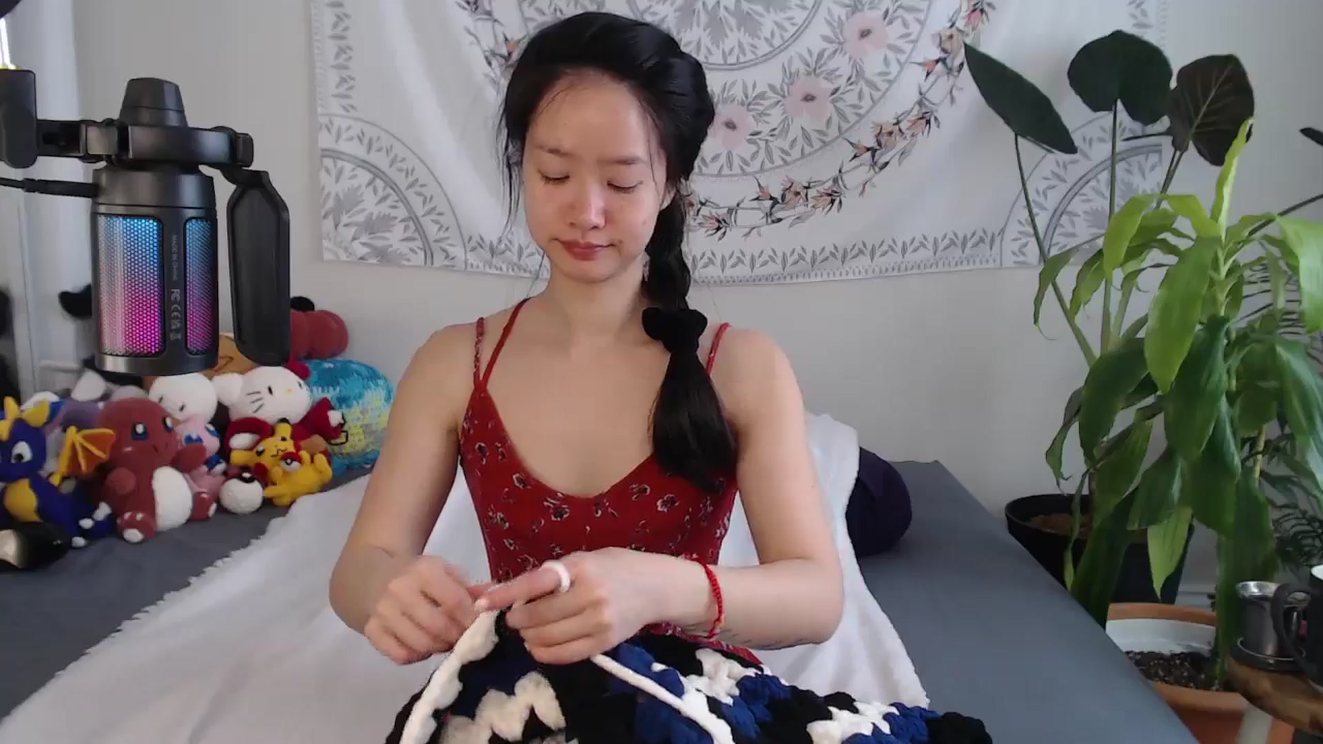 Gallery image thumbnail from MarissaPeach's myfreecams stream on, 04/19/2026, 16:00 image 2 of 20