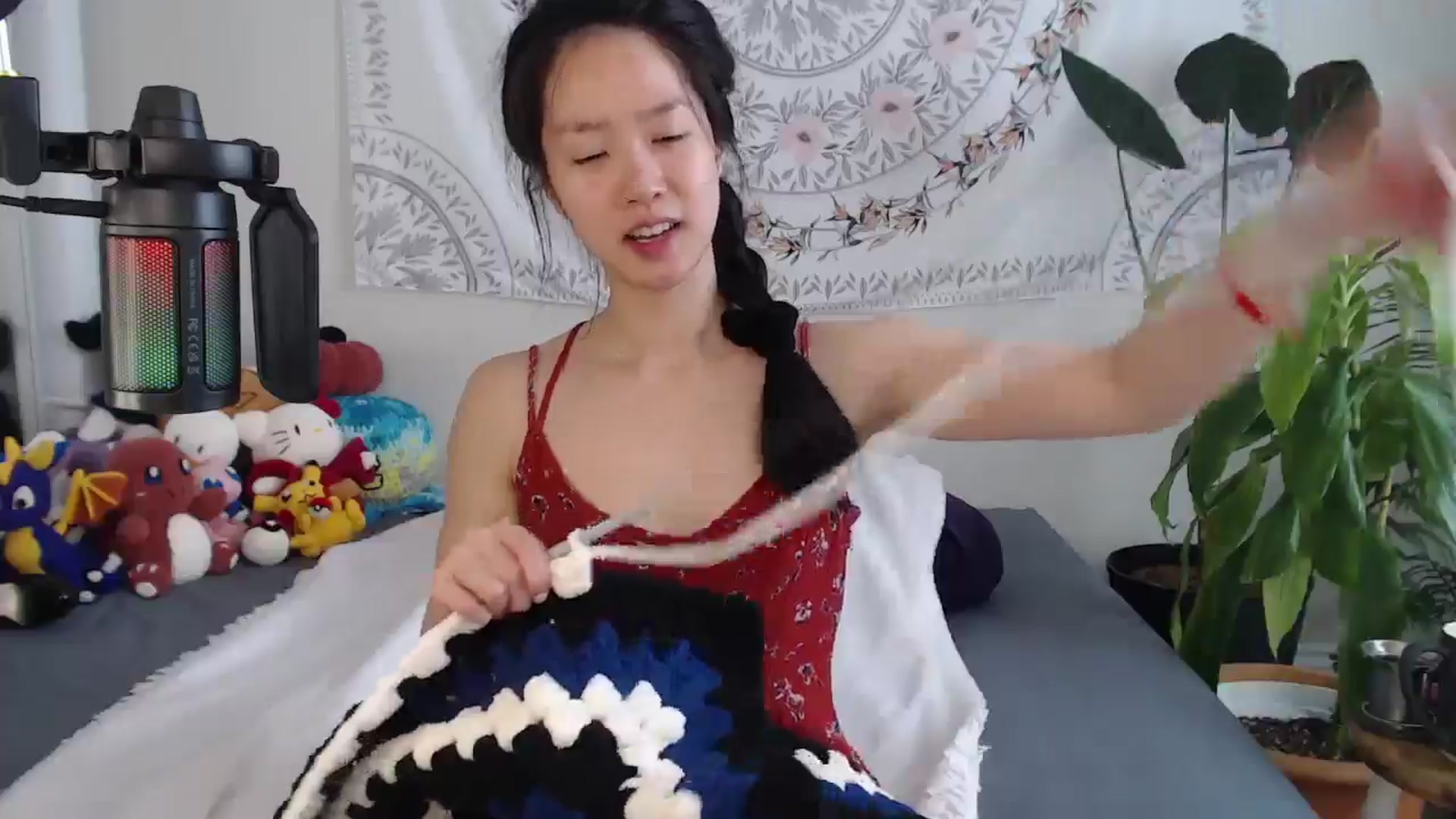 Gallery image thumbnail from MarissaPeach's myfreecams stream on, 04/19/2026, 16:00 image 6 of 20