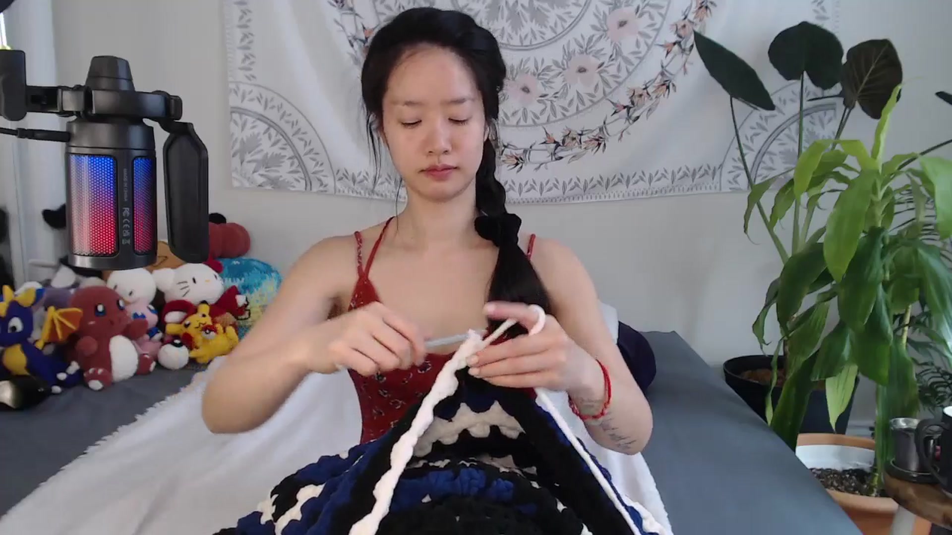 Gallery image thumbnail from MarissaPeach's myfreecams stream on, 04/19/2026, 16:00 image 19 of 20