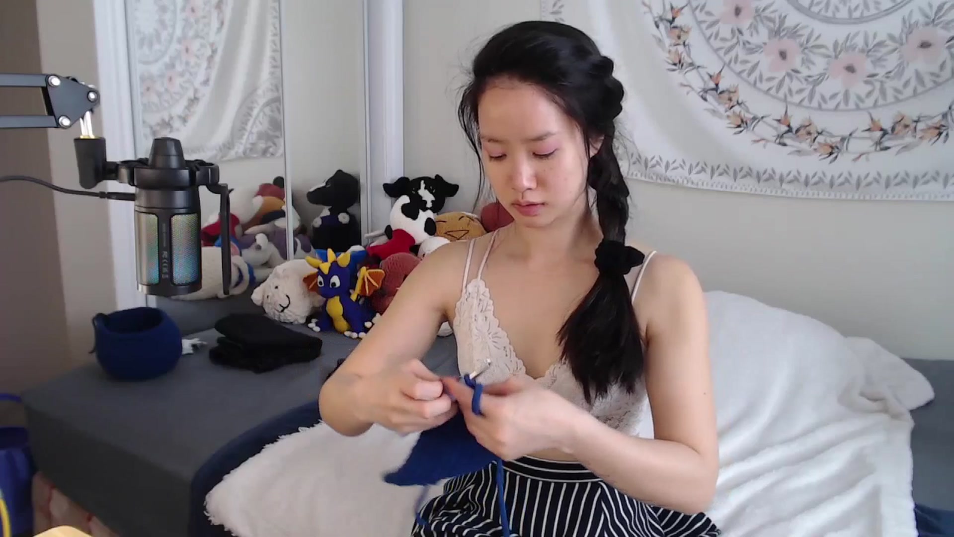 Gallery image thumbnail from MarissaPeach's myfreecams stream on, 05/10/2026, 17:05 image 6 of 20