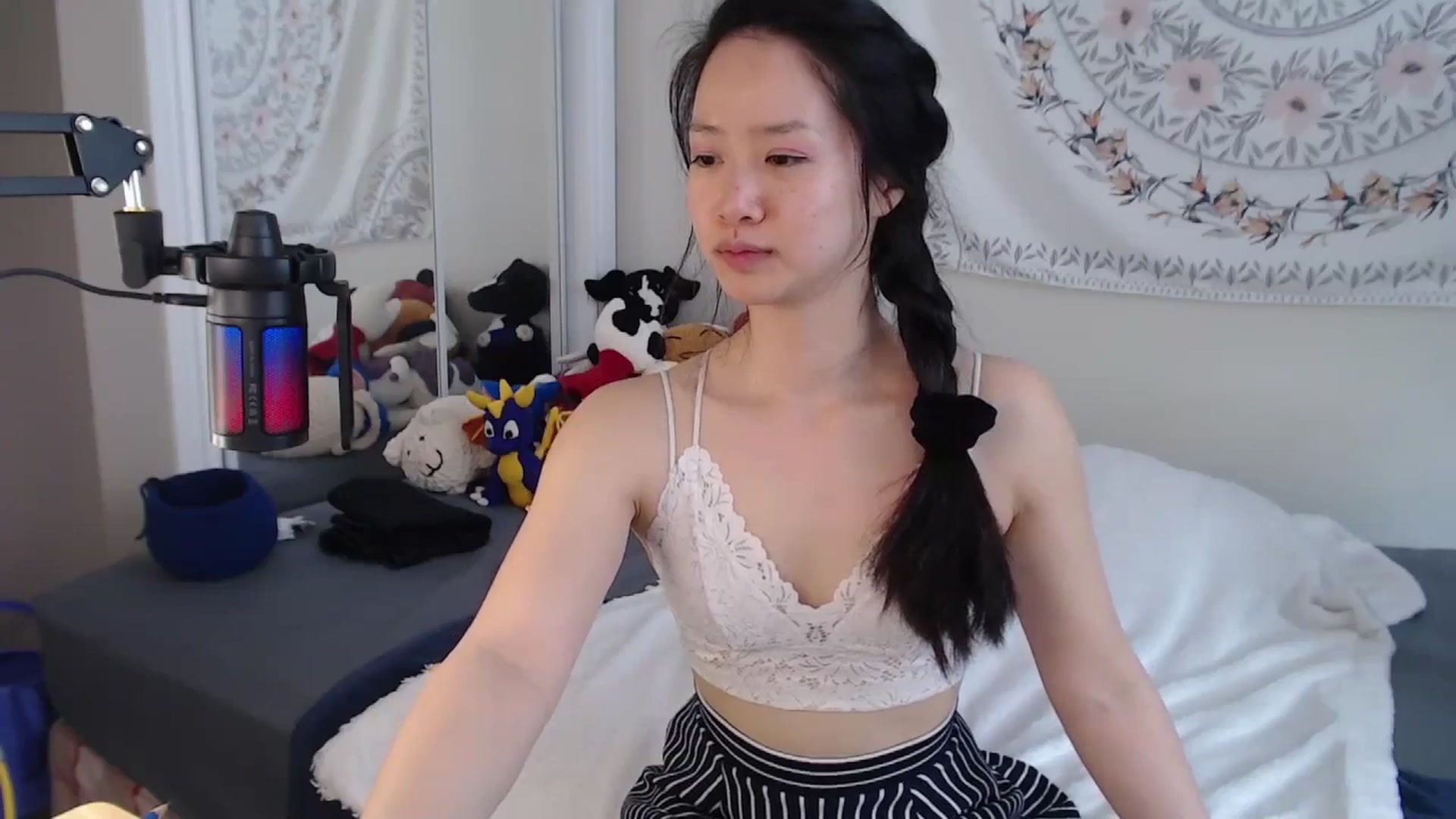 Gallery image thumbnail from MarissaPeach's myfreecams stream on, 05/10/2026, 17:05 image 14 of 20
