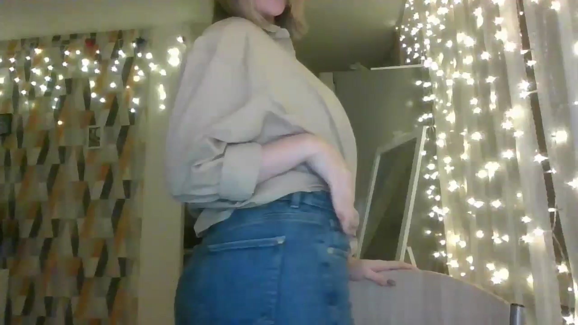 Gallery image thumbnail from Marmelade's myfreecams stream on, 12/07/2024, 21:01 image 1 of 20