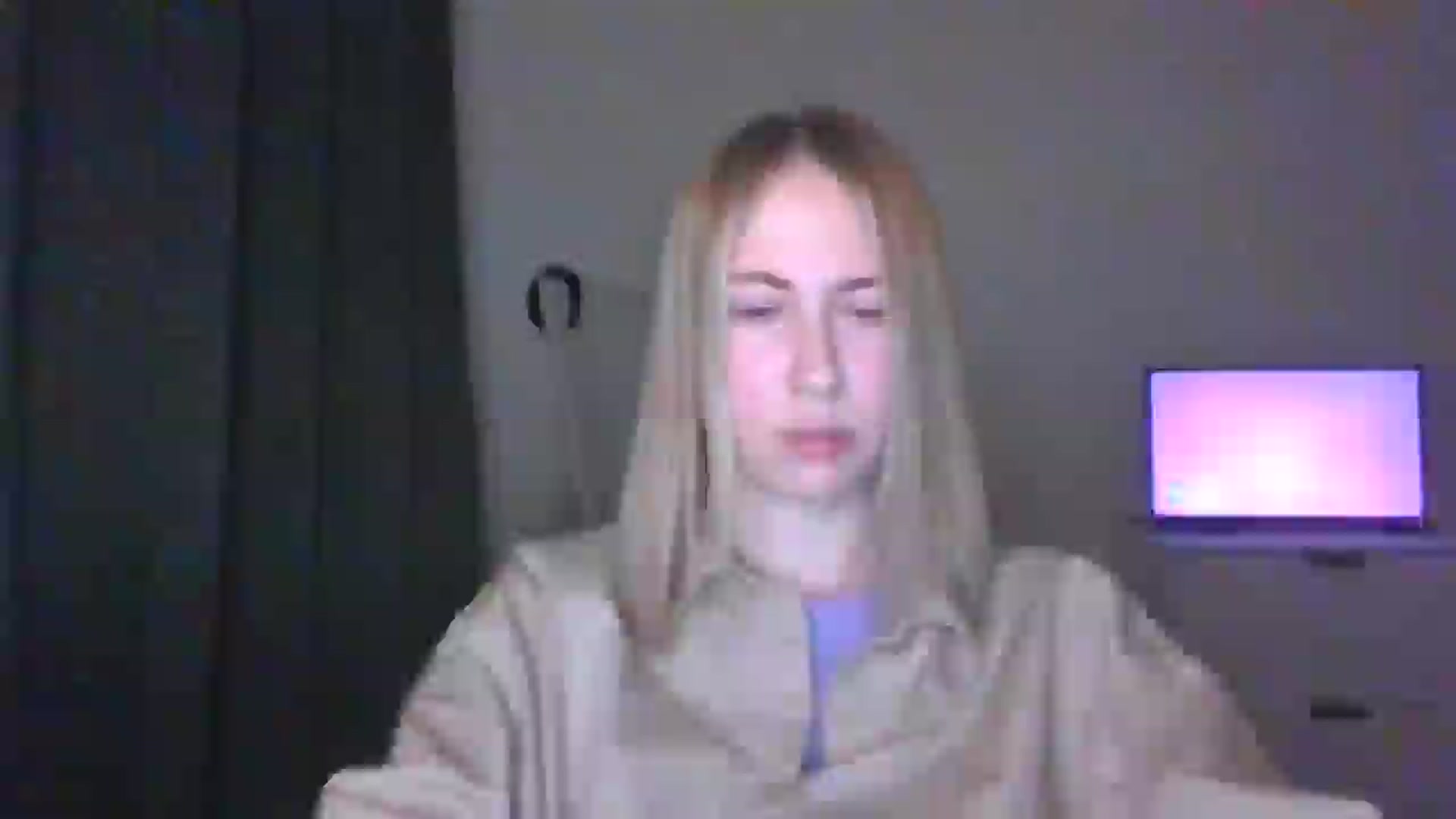 Gallery image thumbnail from Marmelade's myfreecams stream on, 03/24/2025, 23:38 image 16 of 20
