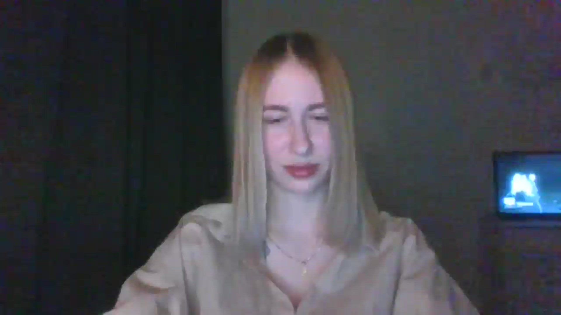 Gallery image thumbnail from Marmelade's myfreecams stream on, 03/27/2025, 22:49 image 16 of 20