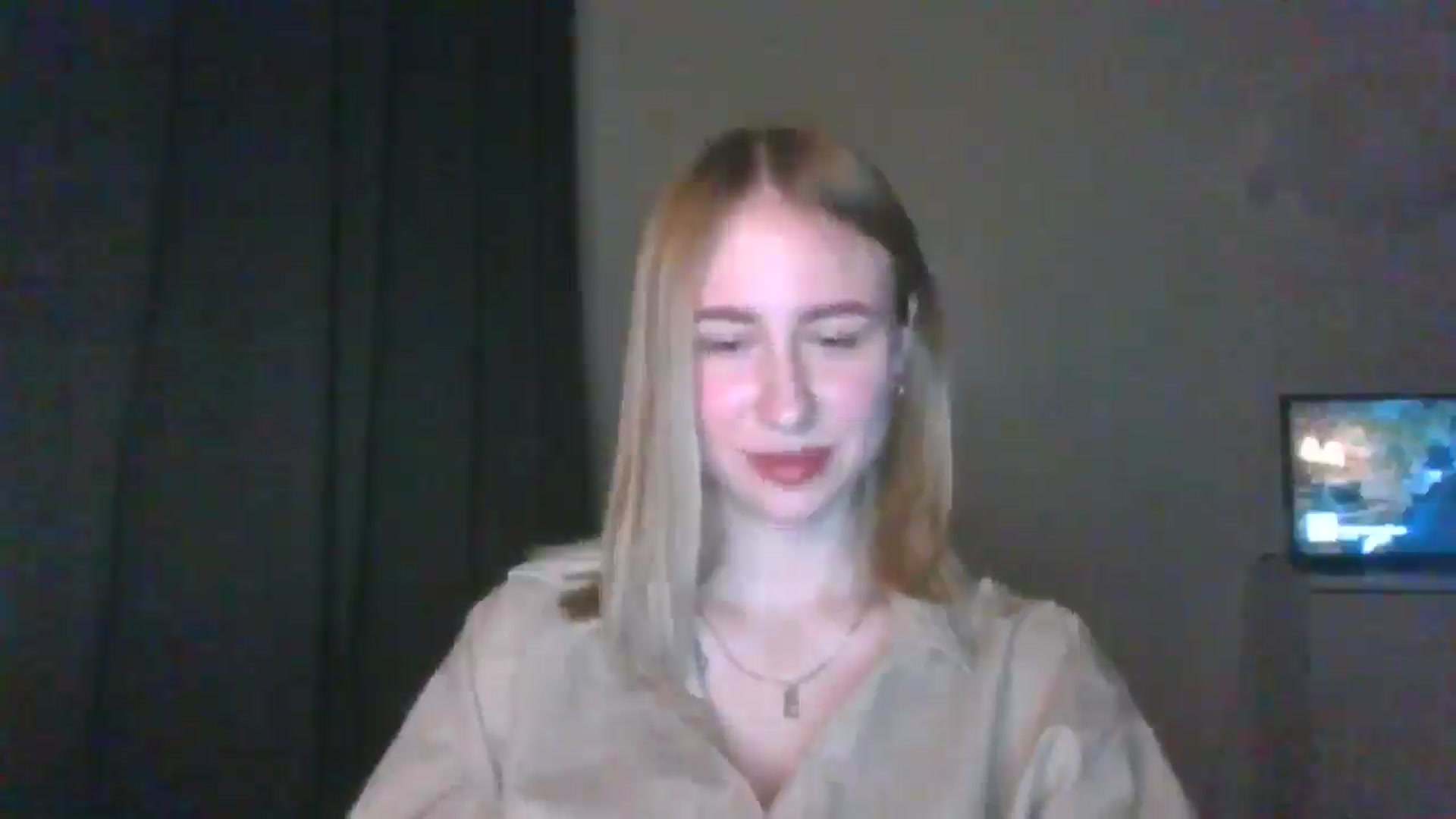 Gallery image thumbnail from Marmelade's myfreecams stream on, 03/27/2025, 22:49 image 18 of 20