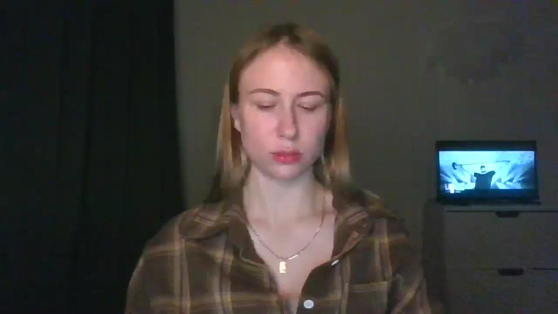 Gallery image thumbnail from Marmelade's myfreecams stream on, 03/29/2025, 23:56 image 11 of 20