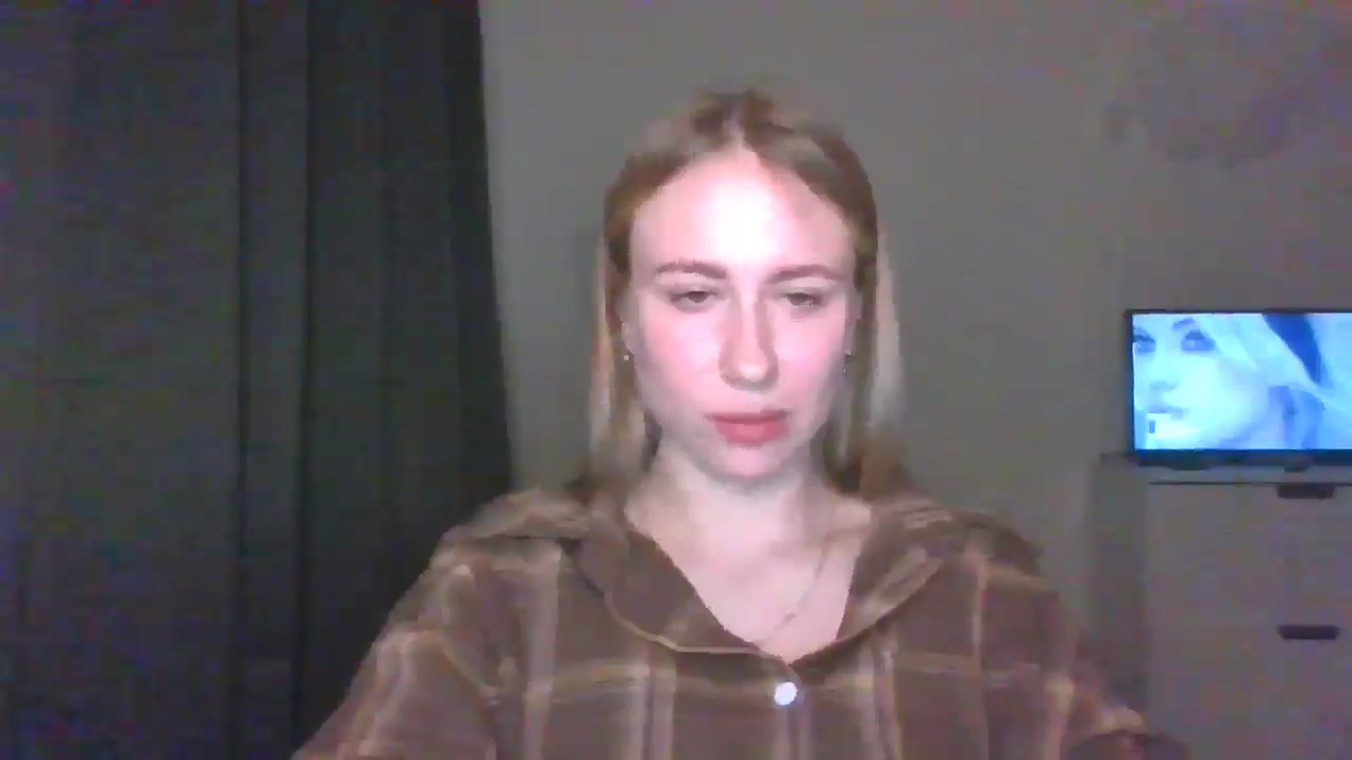Gallery image thumbnail from Marmelade's myfreecams stream on, 04/02/2025, 21:32 image 14 of 20