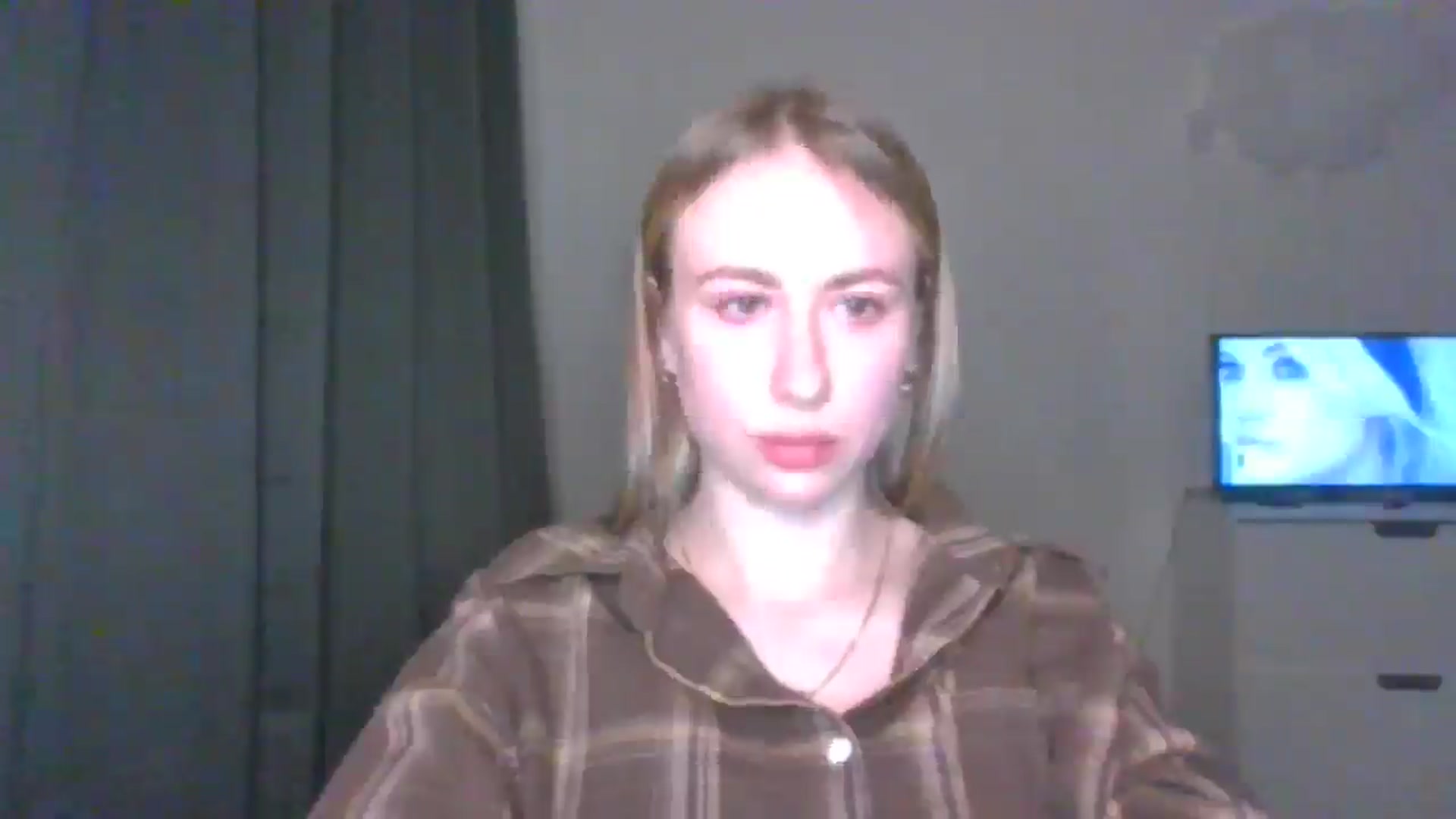 Gallery image thumbnail from Marmelade's myfreecams stream on, 04/02/2025, 21:32 image 12 of 20