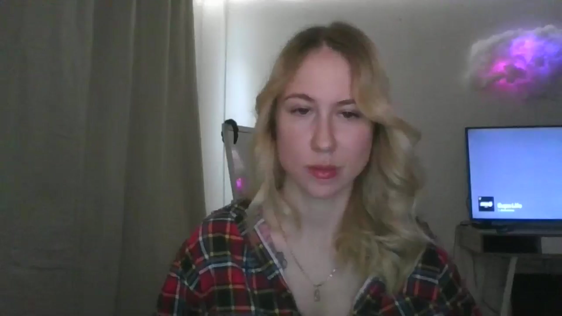 Gallery image thumbnail from Marmelade's myfreecams stream on, 10/20/2025, 08:45 image 4 of 20