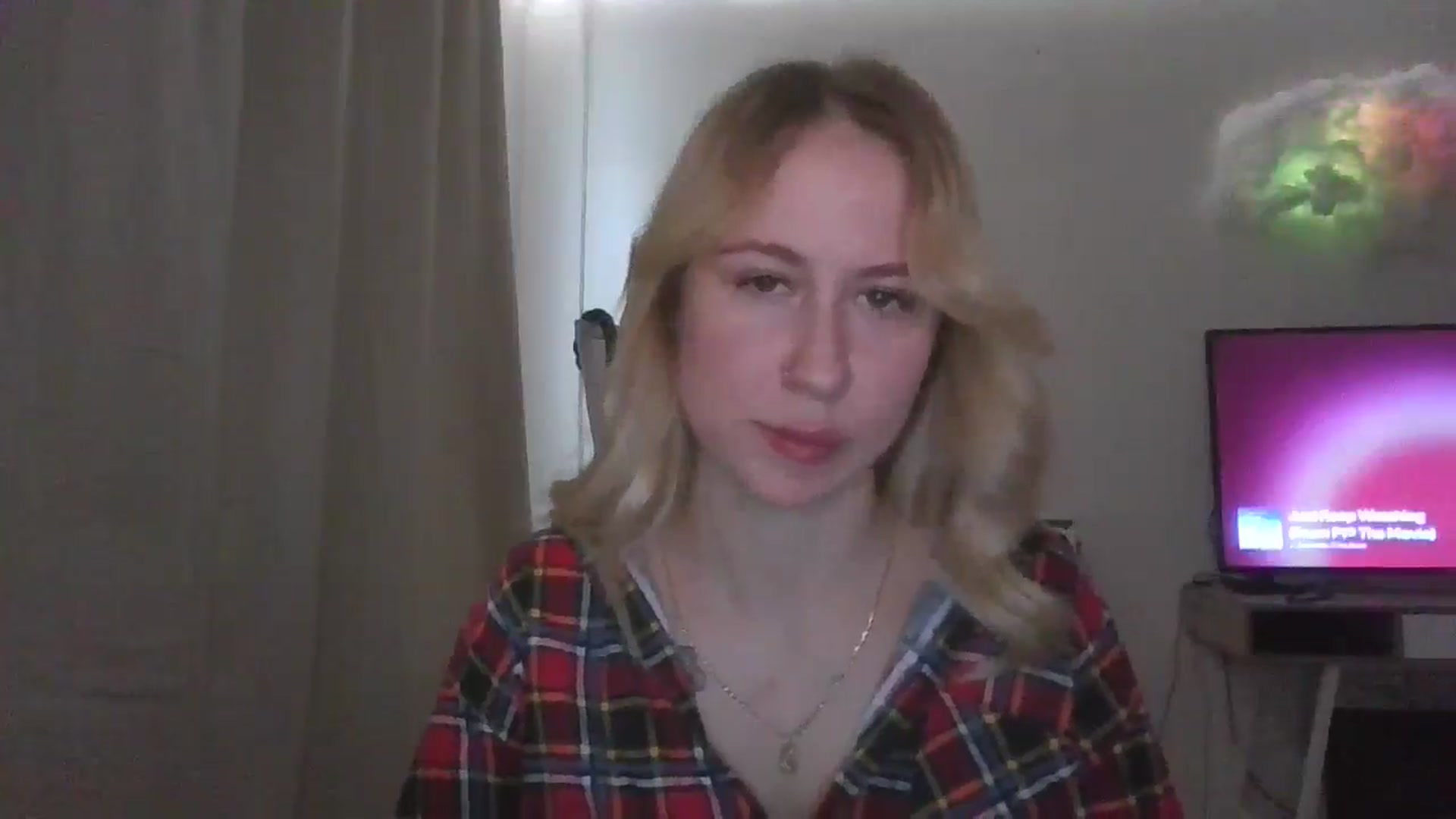 Gallery image thumbnail from Marmelade's myfreecams stream on, 10/20/2025, 08:45 image 7 of 20