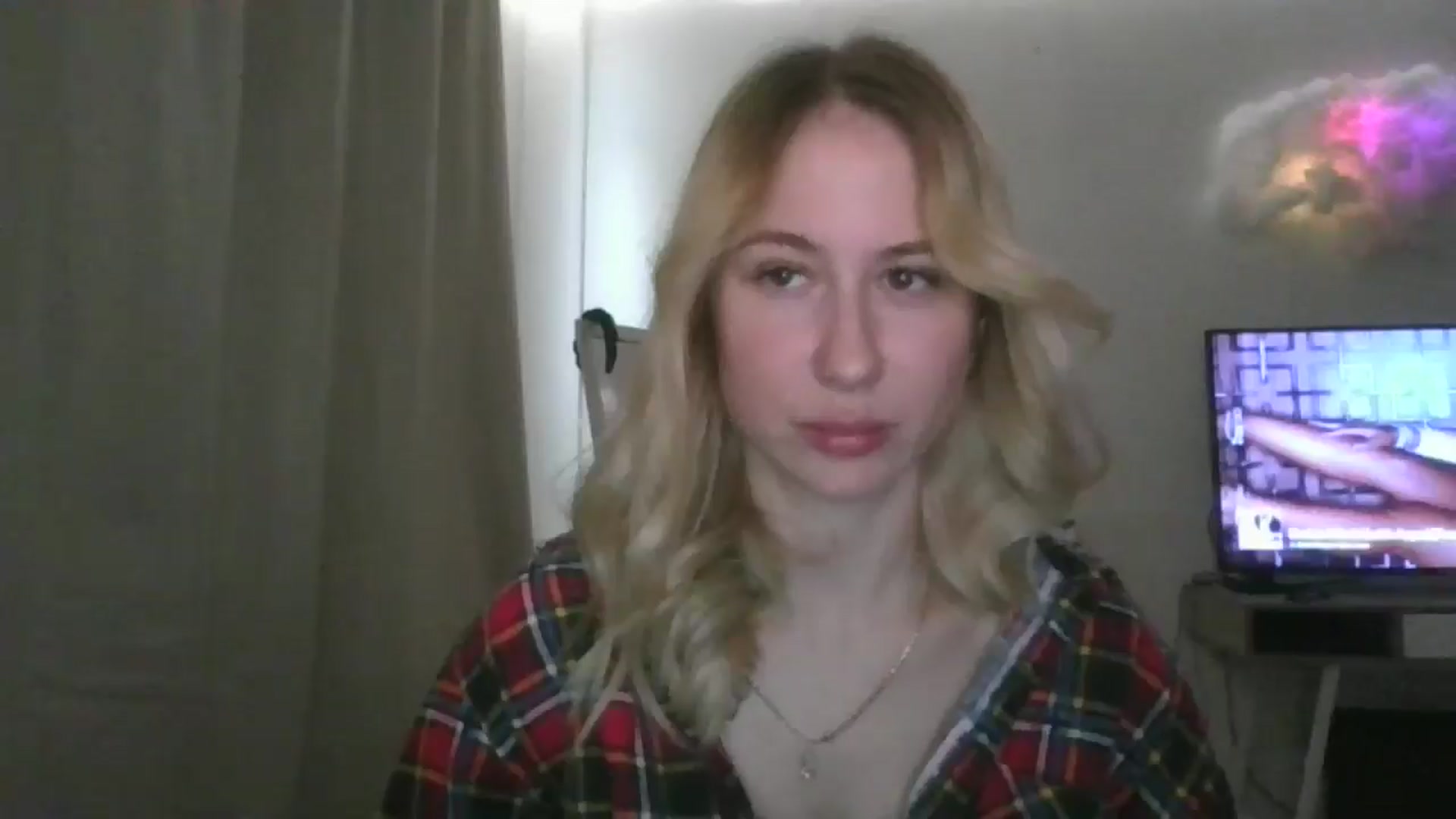 Gallery image thumbnail from Marmelade's myfreecams stream on, 10/20/2025, 08:45 image 2 of 20