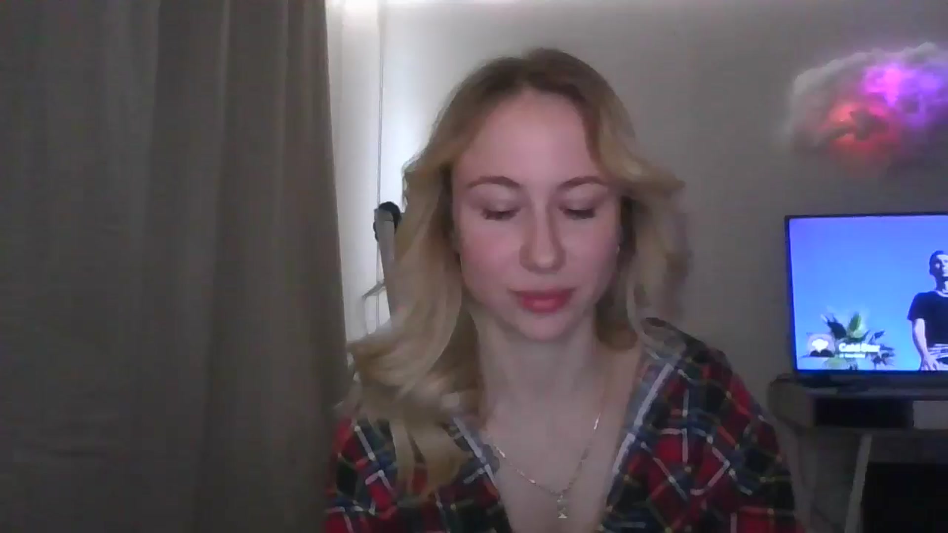 Gallery image thumbnail from Marmelade's myfreecams stream on, 10/20/2025, 08:45 image 18 of 20
