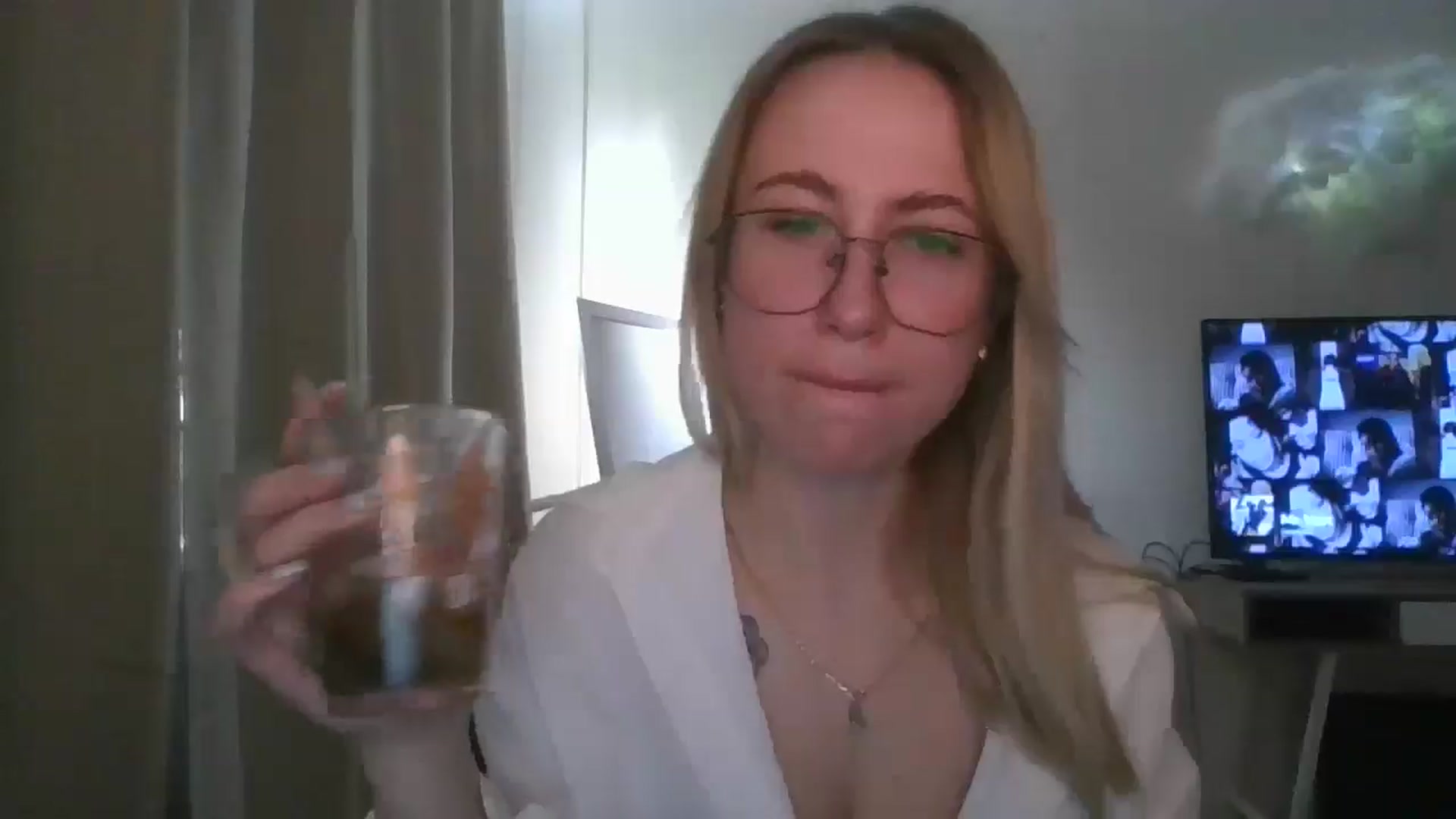 Gallery image thumbnail from Marmelade's myfreecams stream on, 10/31/2025, 13:49 image 6 of 20