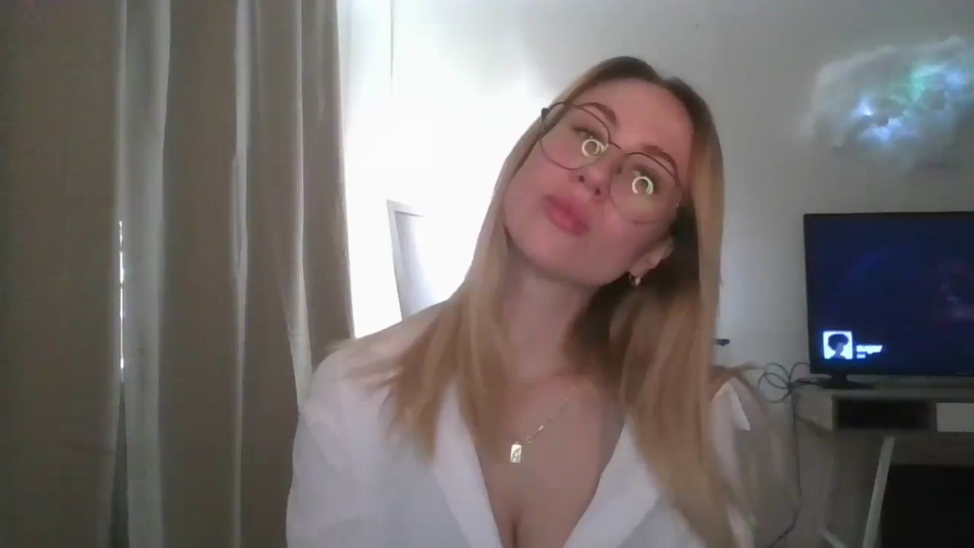 Gallery image thumbnail from Marmelade's myfreecams stream on, 10/31/2025, 13:49 image 10 of 20