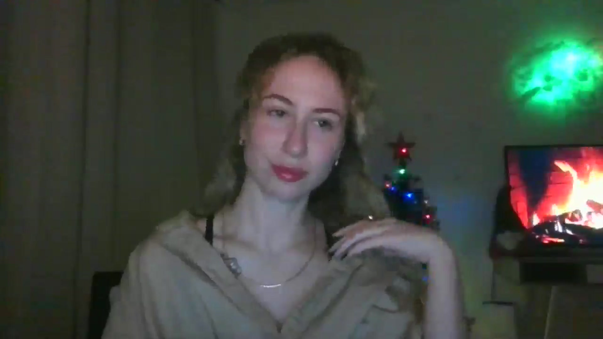 Gallery image thumbnail from Marmelade's myfreecams stream on, 12/23/2025, 23:27 image 4 of 20