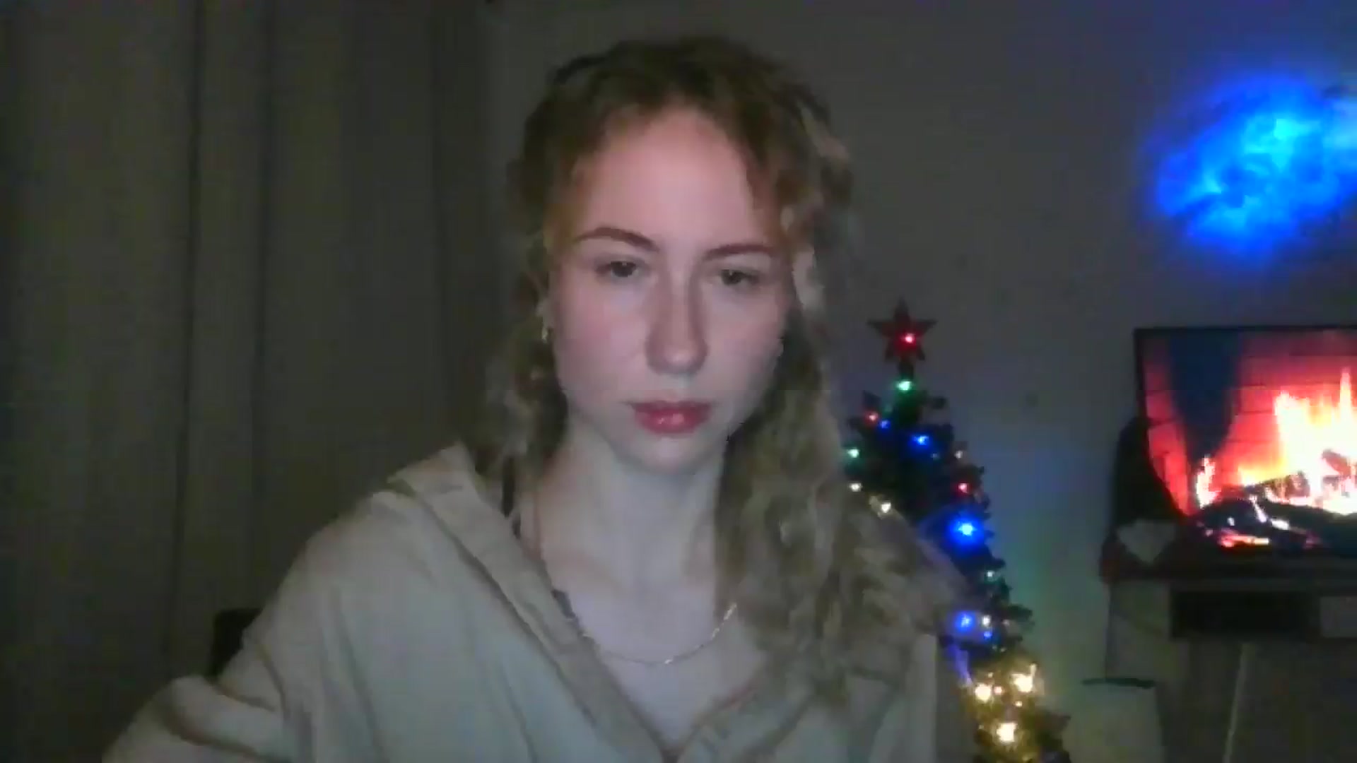 Gallery image thumbnail from Marmelade's myfreecams stream on, 12/23/2025, 23:27 image 3 of 20