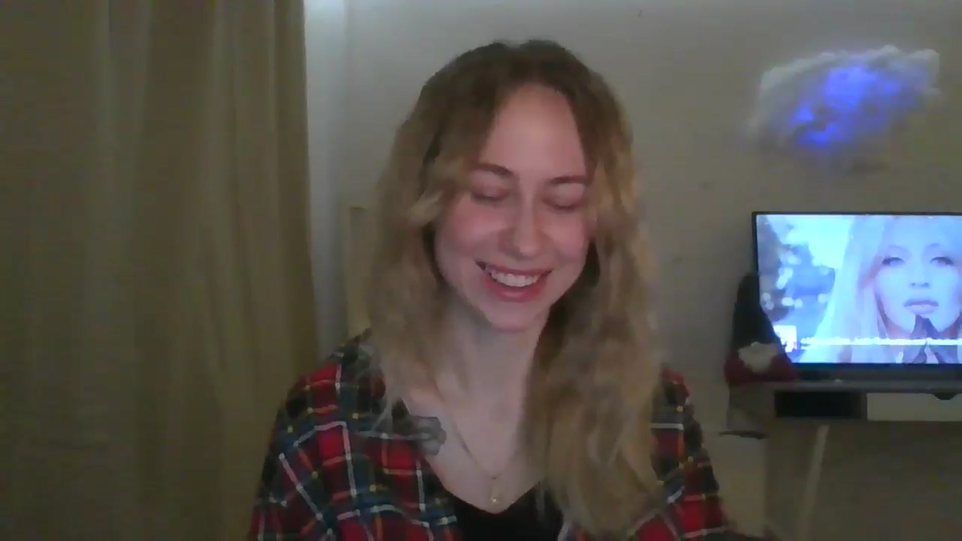 Gallery image thumbnail from Marmelade's myfreecams stream on, 12/27/2025, 21:55 image 17 of 20